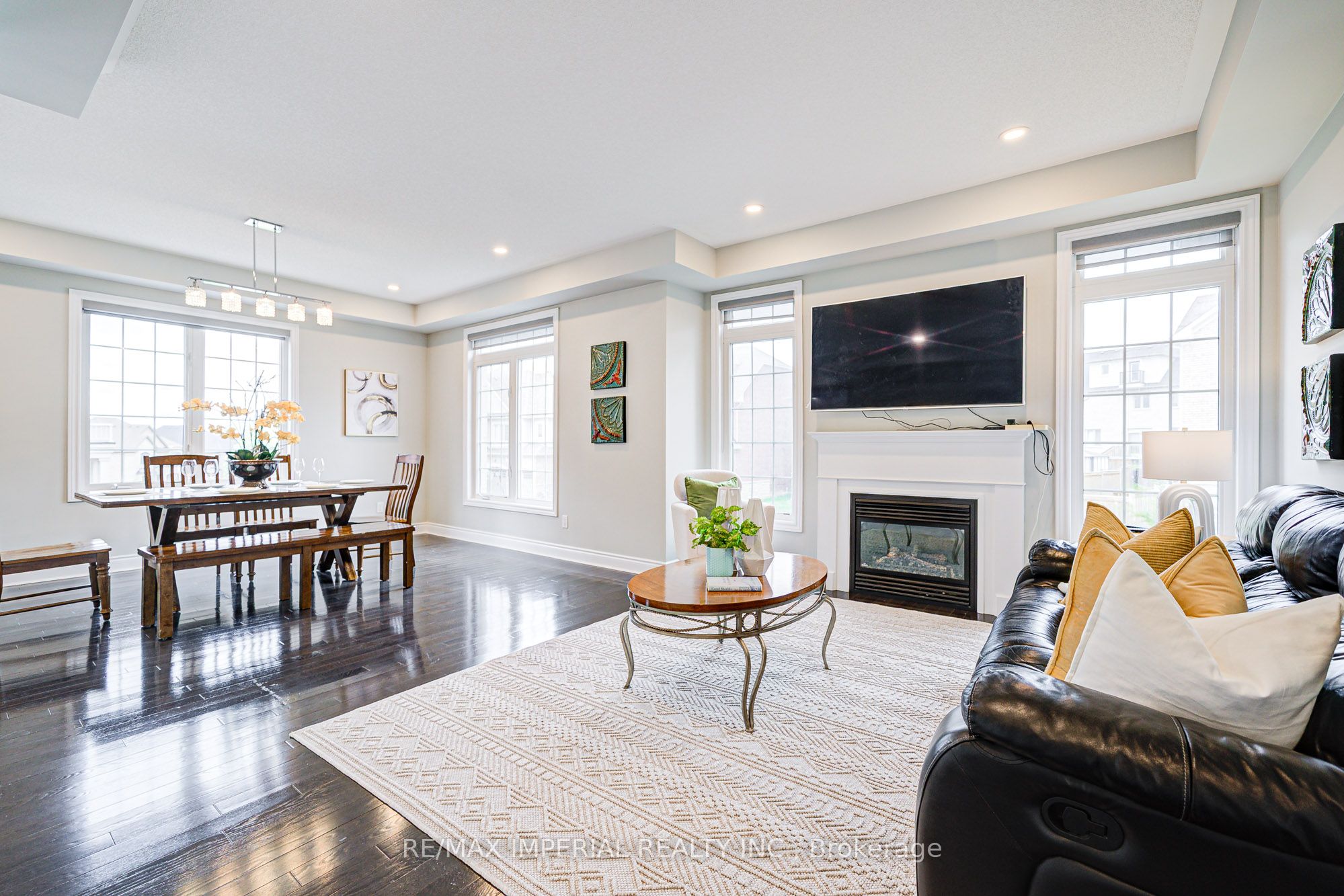 982 Wilbur Pipher Circle