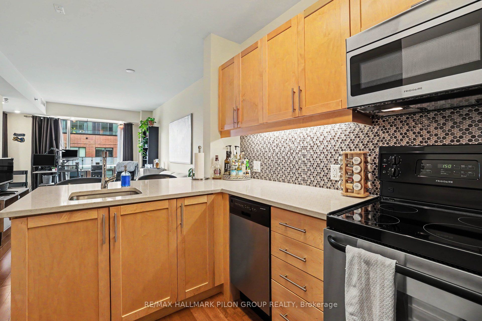300C Lett Street 619