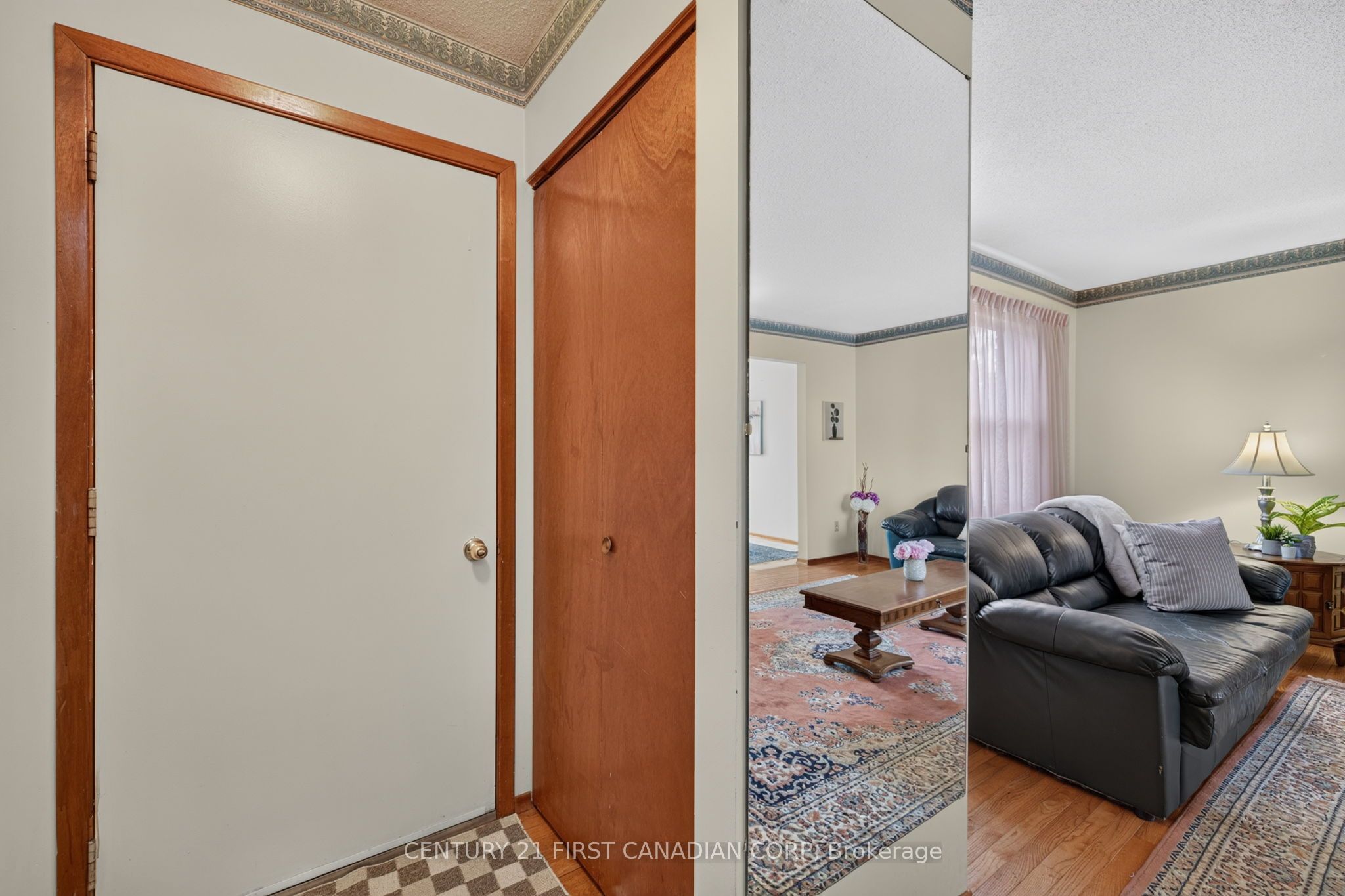 23 Kittridge Avenue W