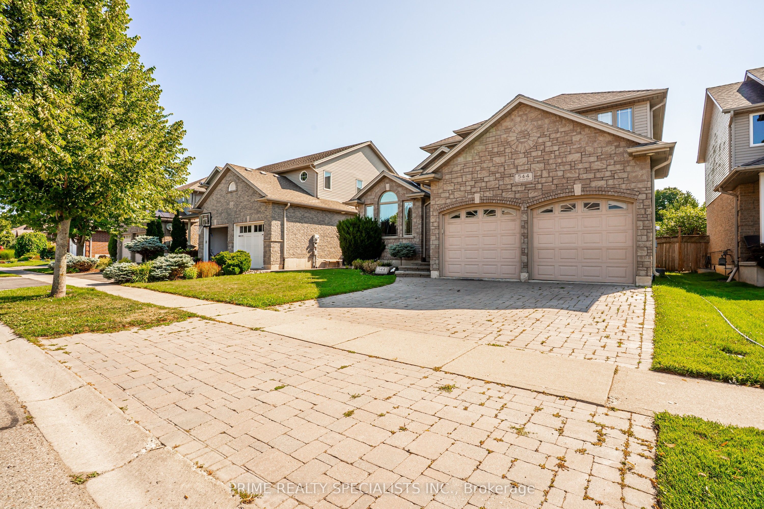 544 Lakeview Drive