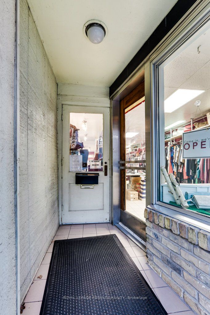 33 Talbot Street E