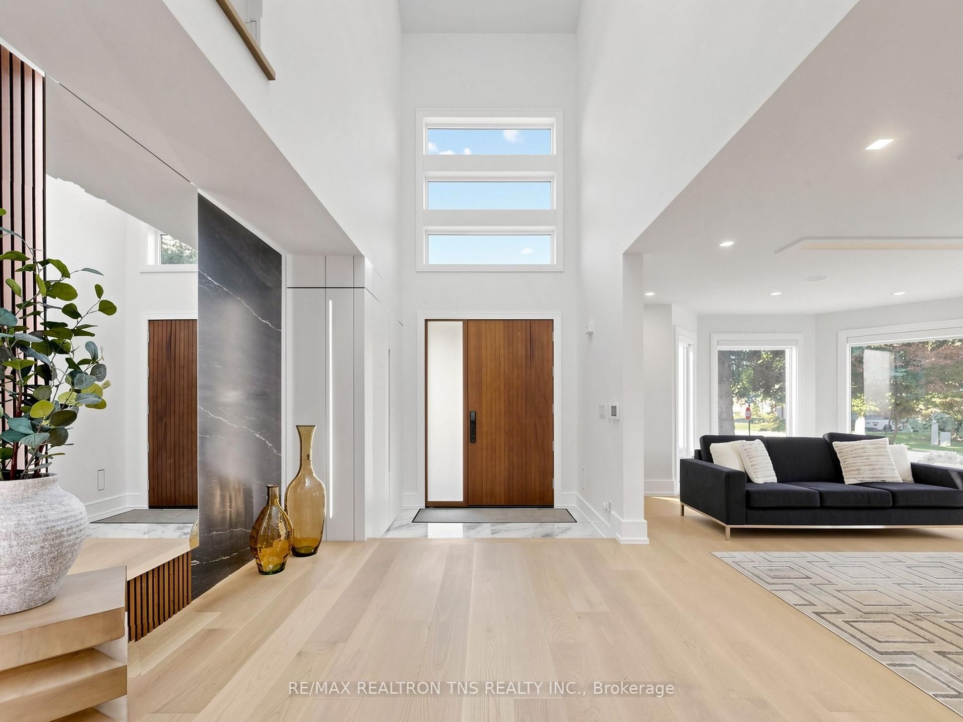 2 Eastgate Crescent
