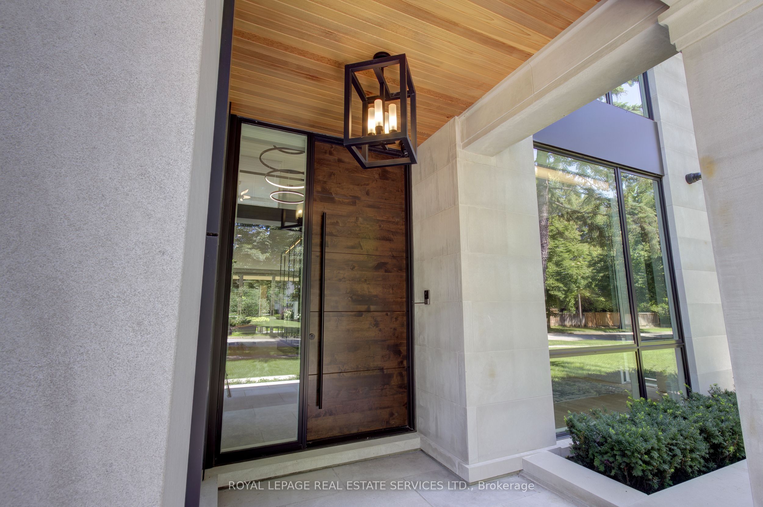 1472 Oakhill Drive