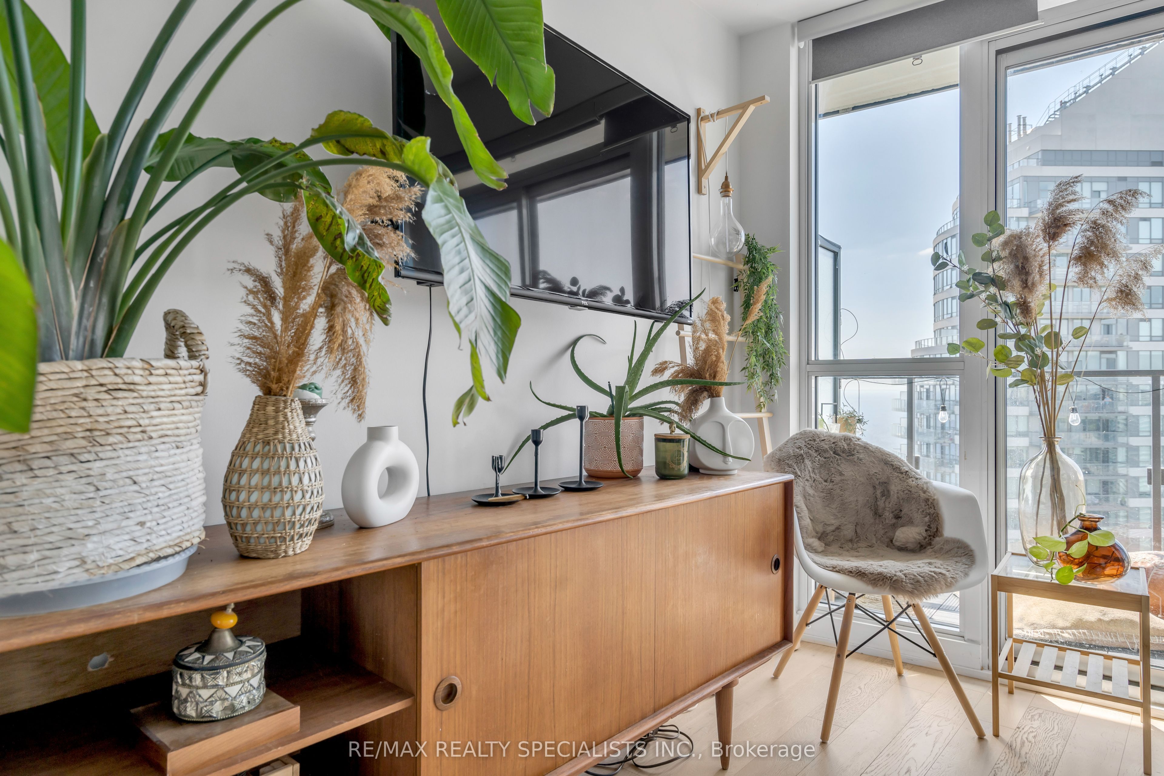 2212 Lake Shore Boulevard 4304