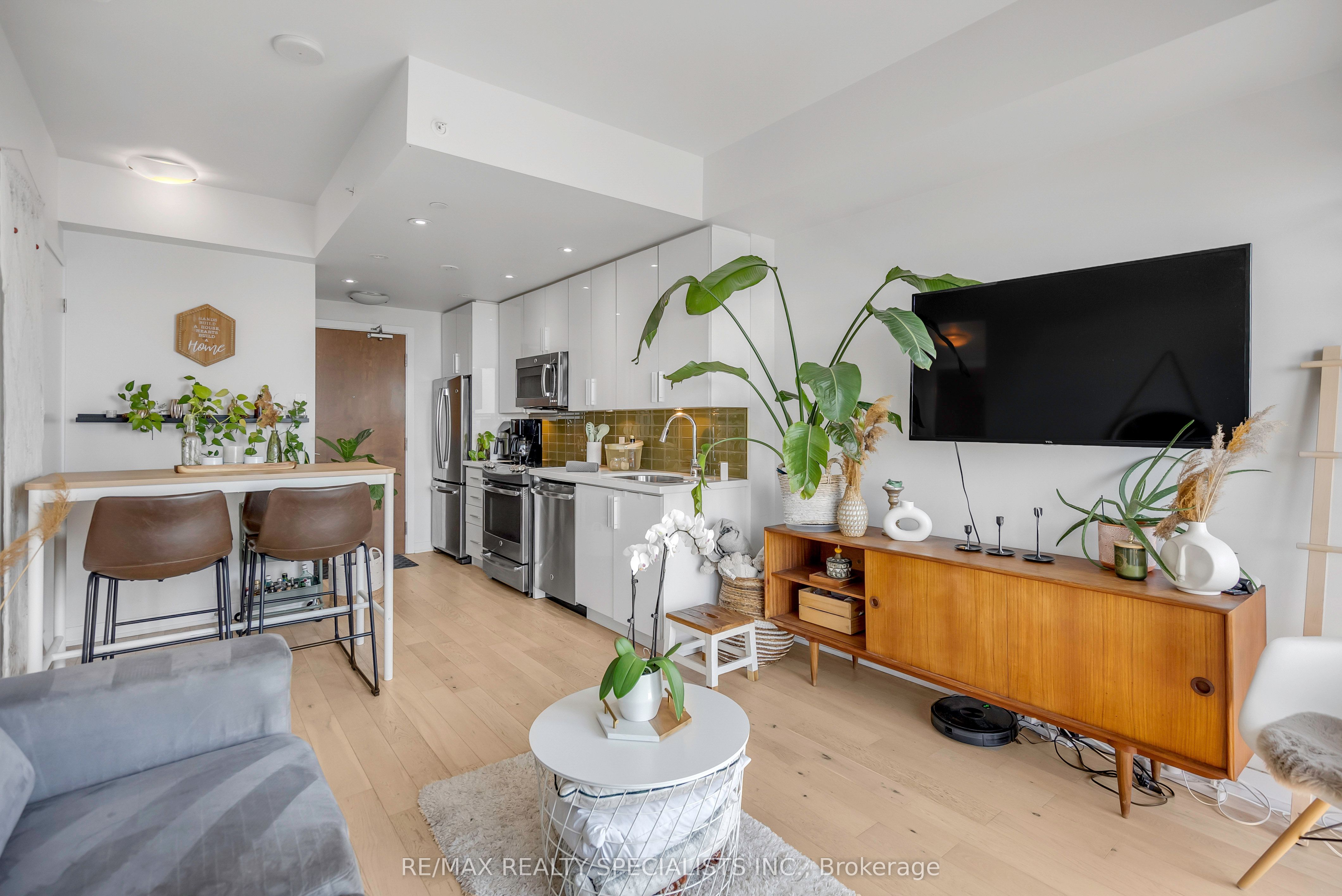 2212 Lake Shore Boulevard 4304