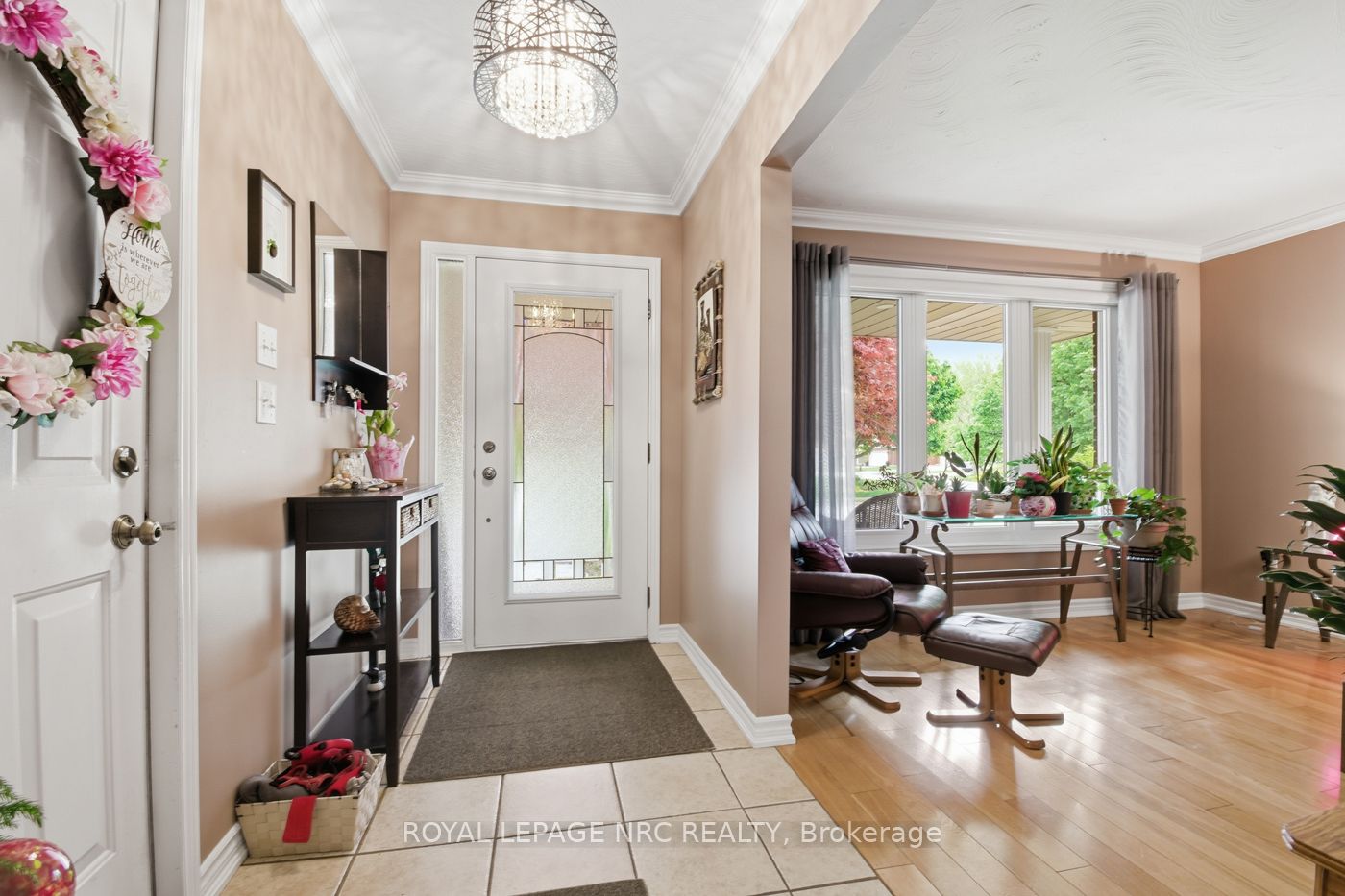 27 WOODRUSH Avenue