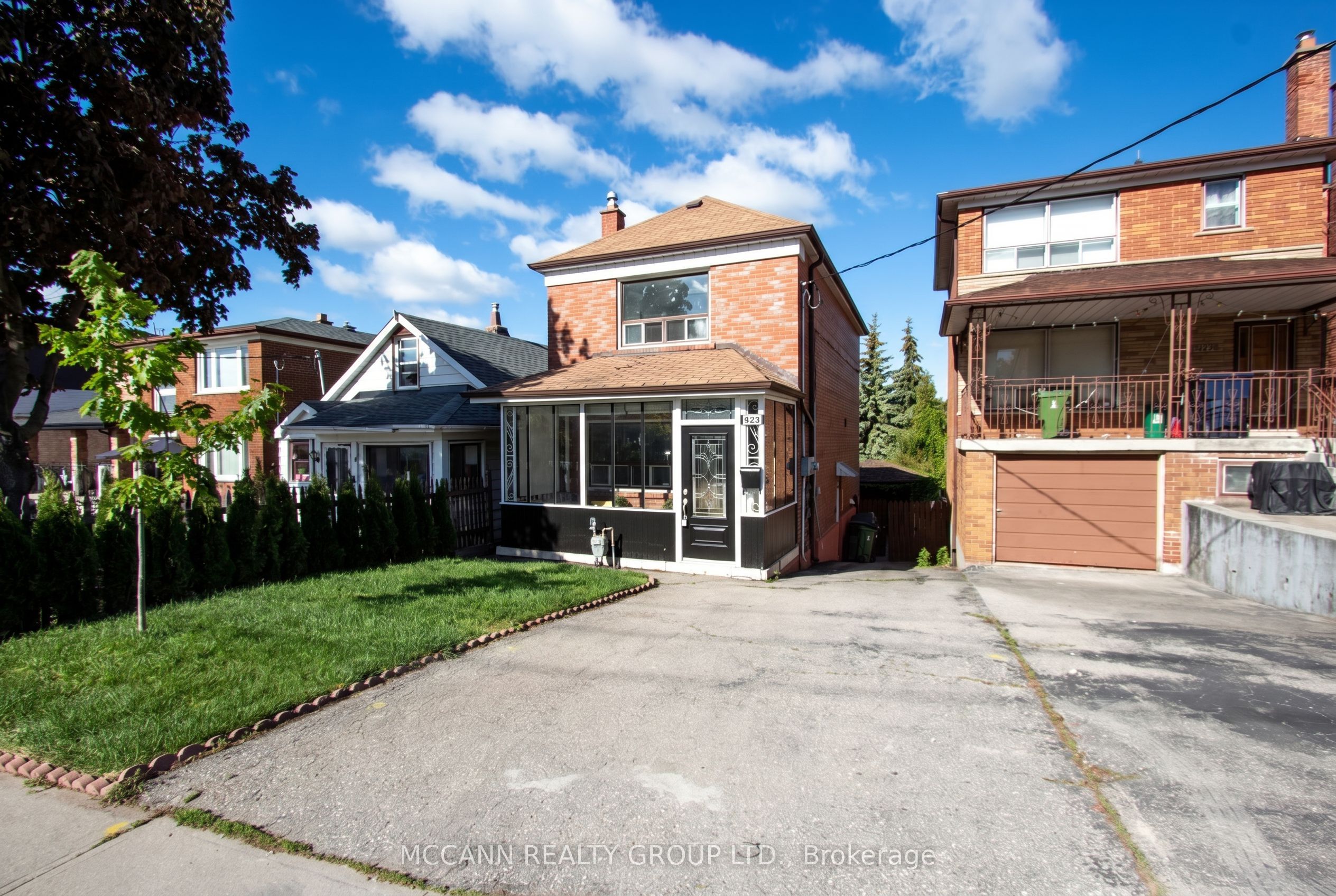 496 Northcliffe Boulevard