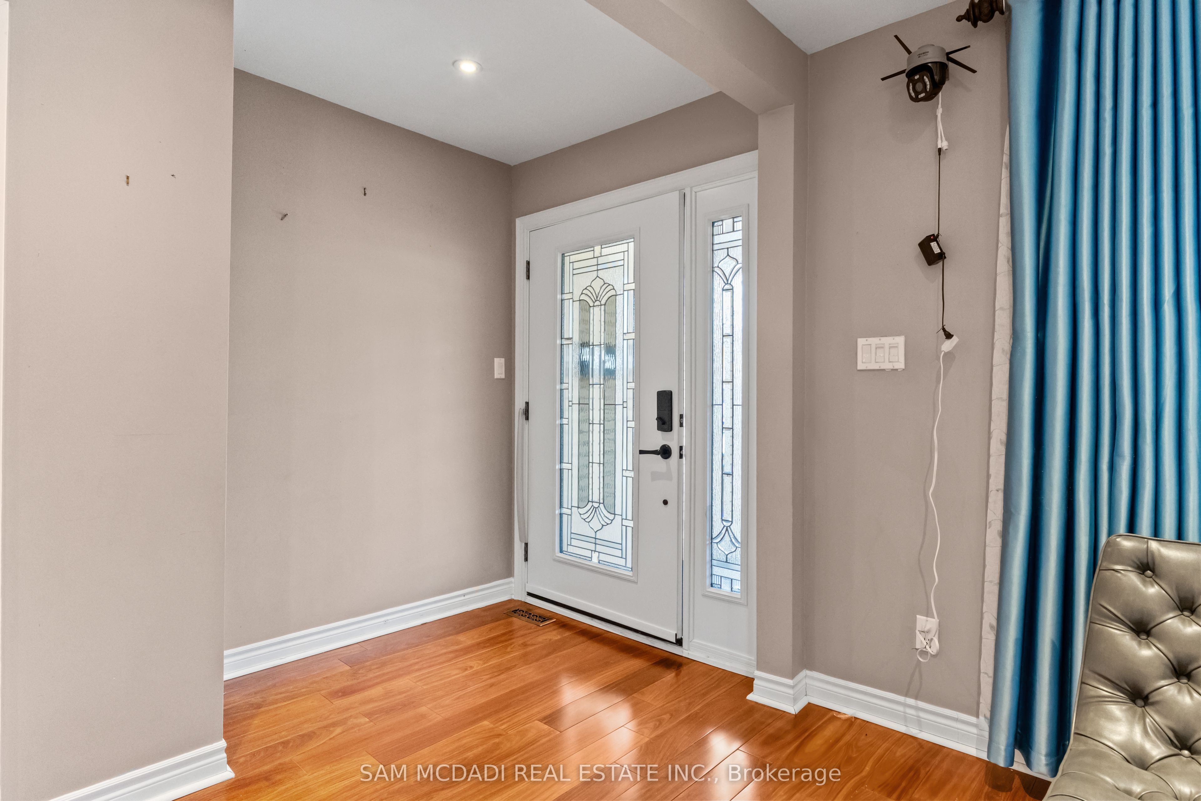 1214 Conyers Crescent