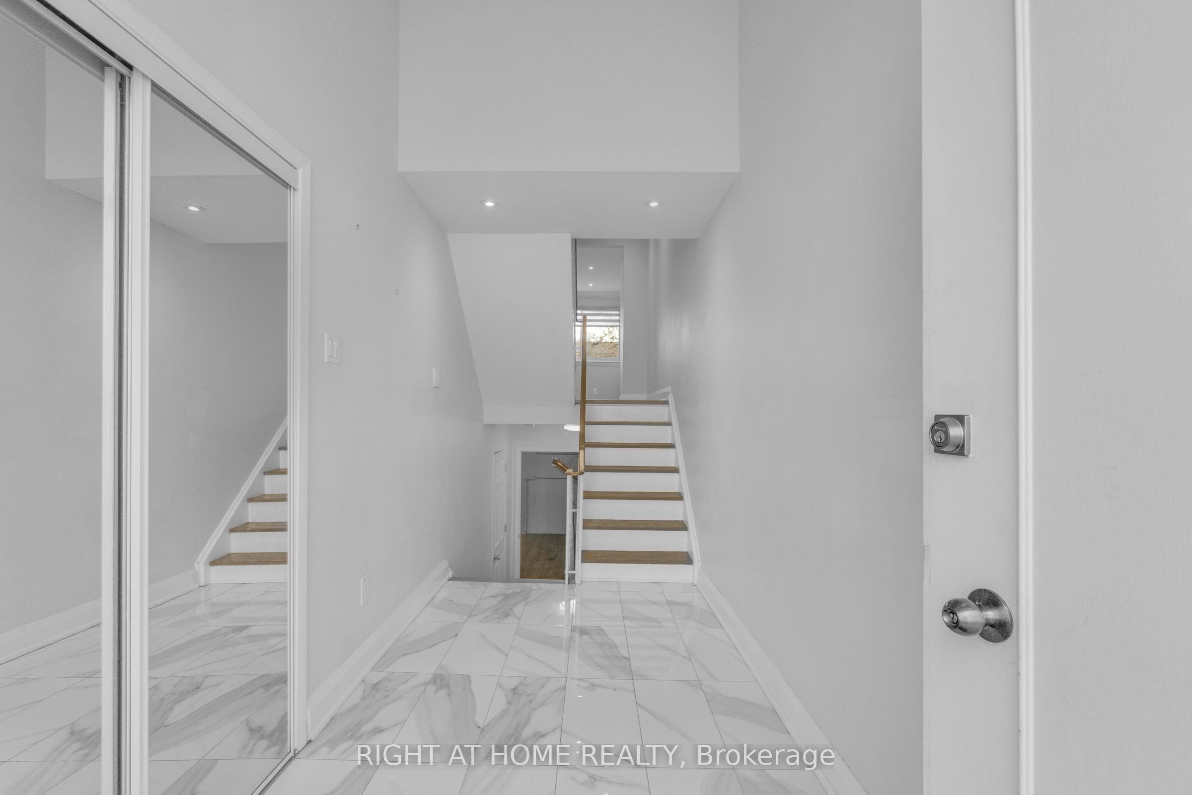 5473 Schueller Crescent