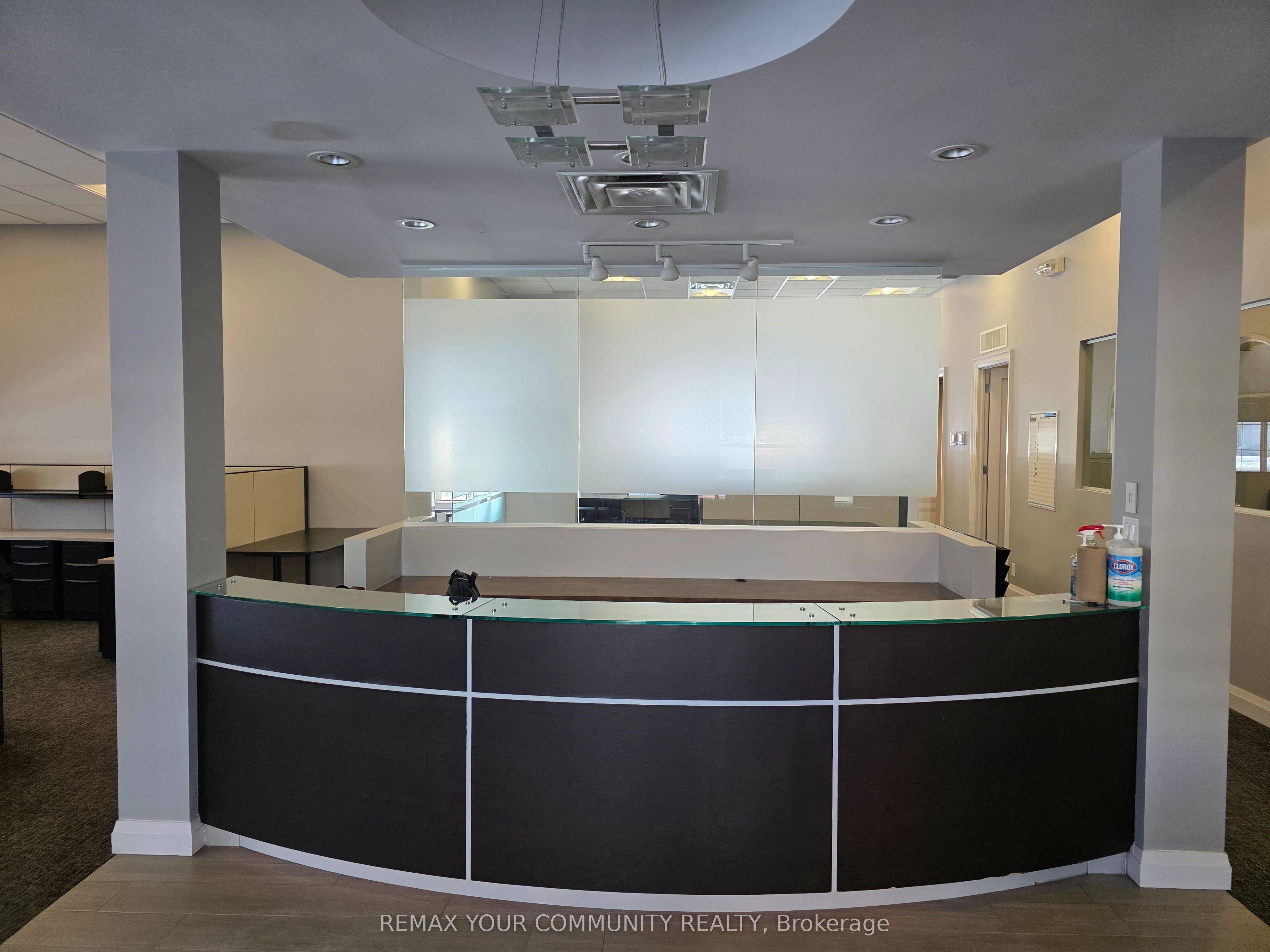 1525 Cornwall Road 26-27