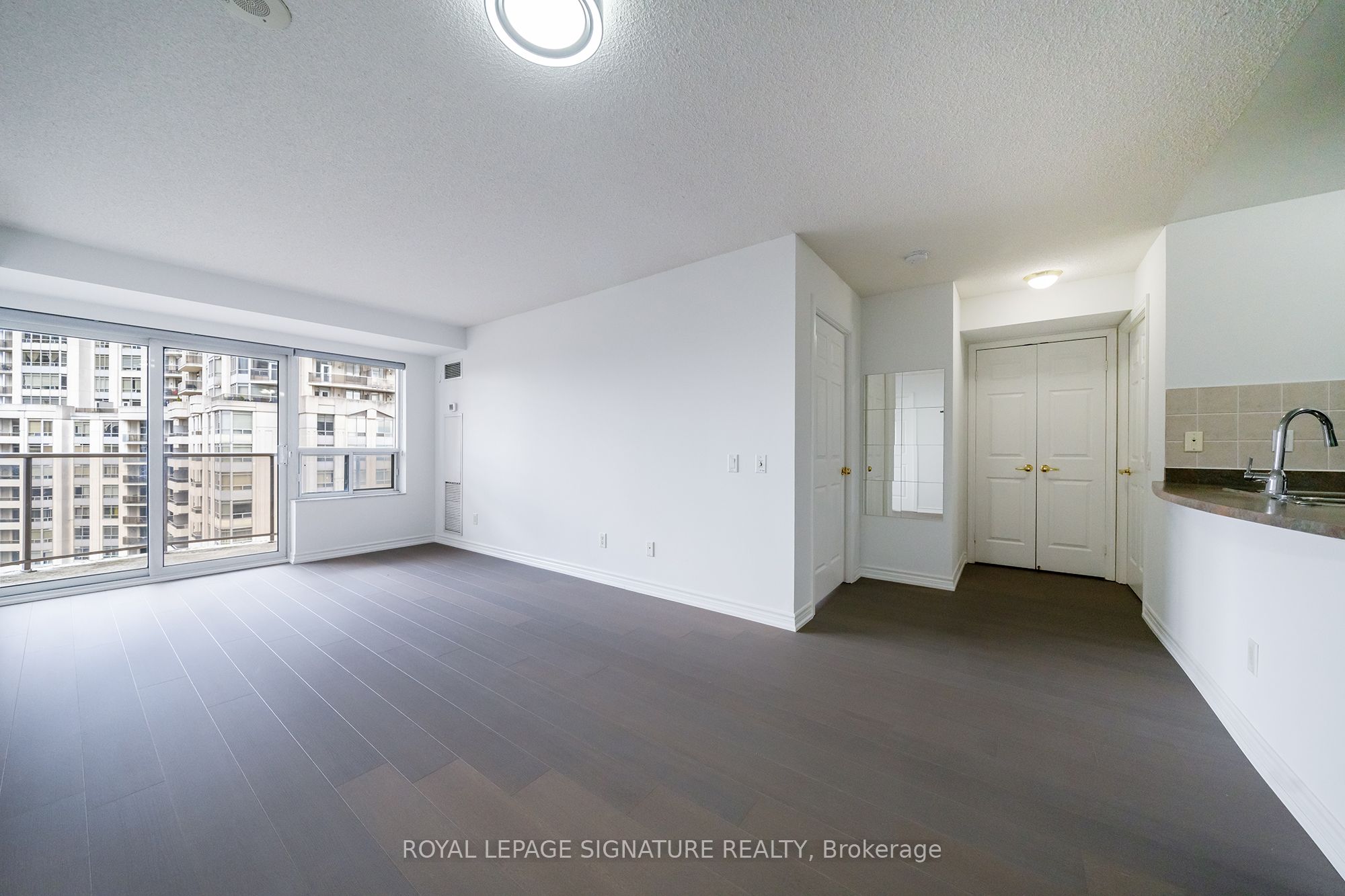25 Kingsbridge Garden Circle 2321
