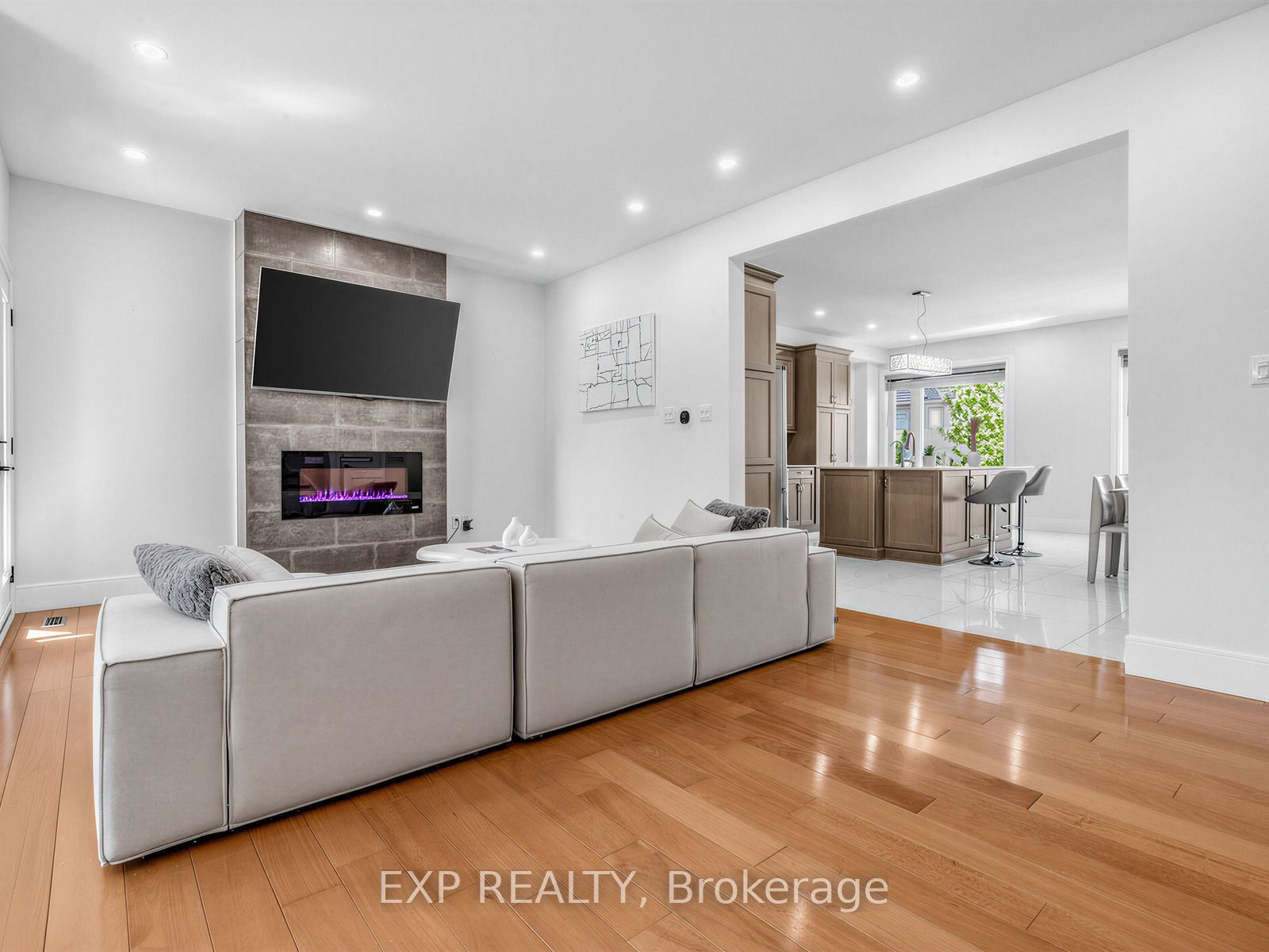 193 Fairlane Crescent