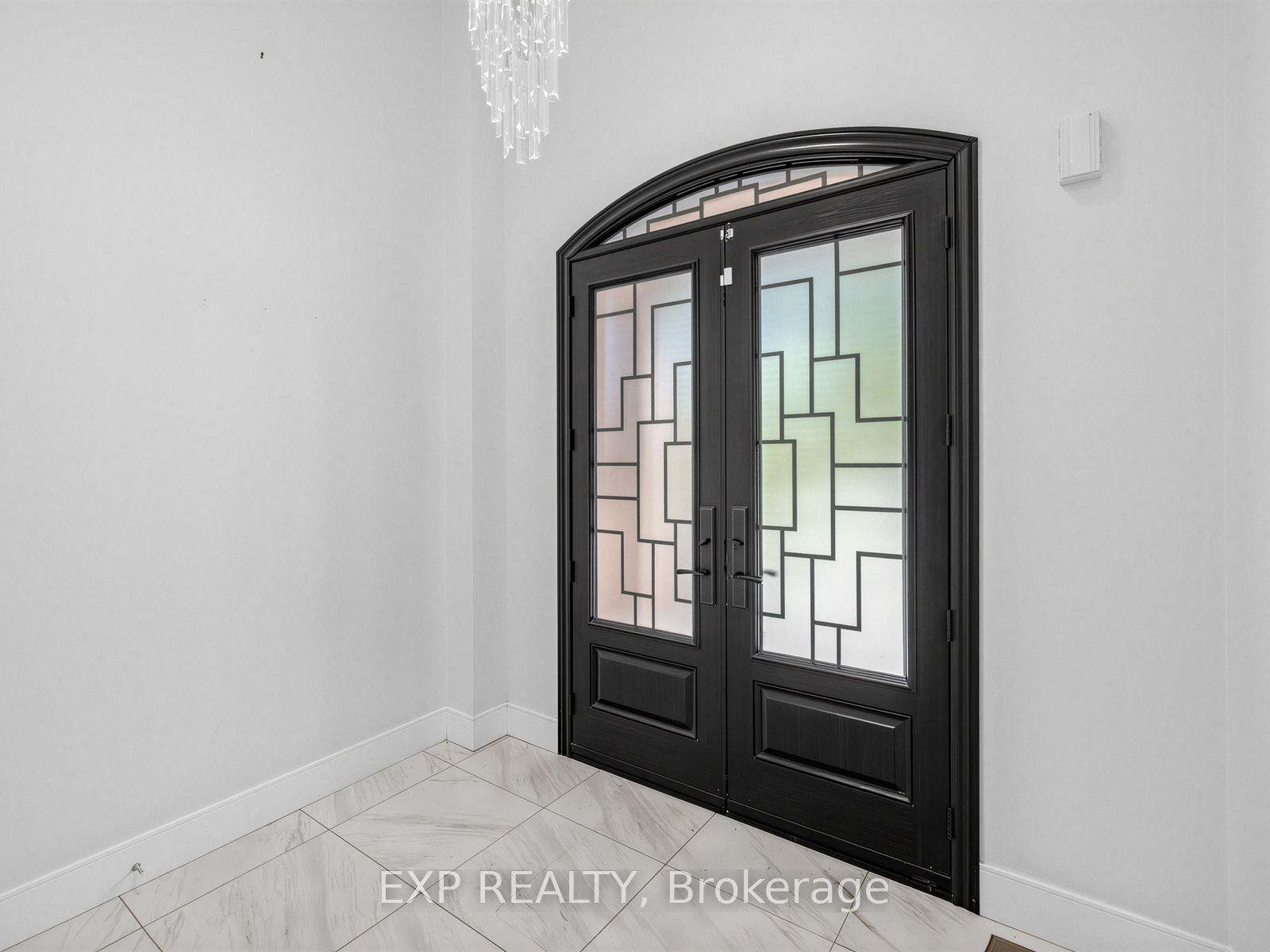 193 Fairlane Crescent