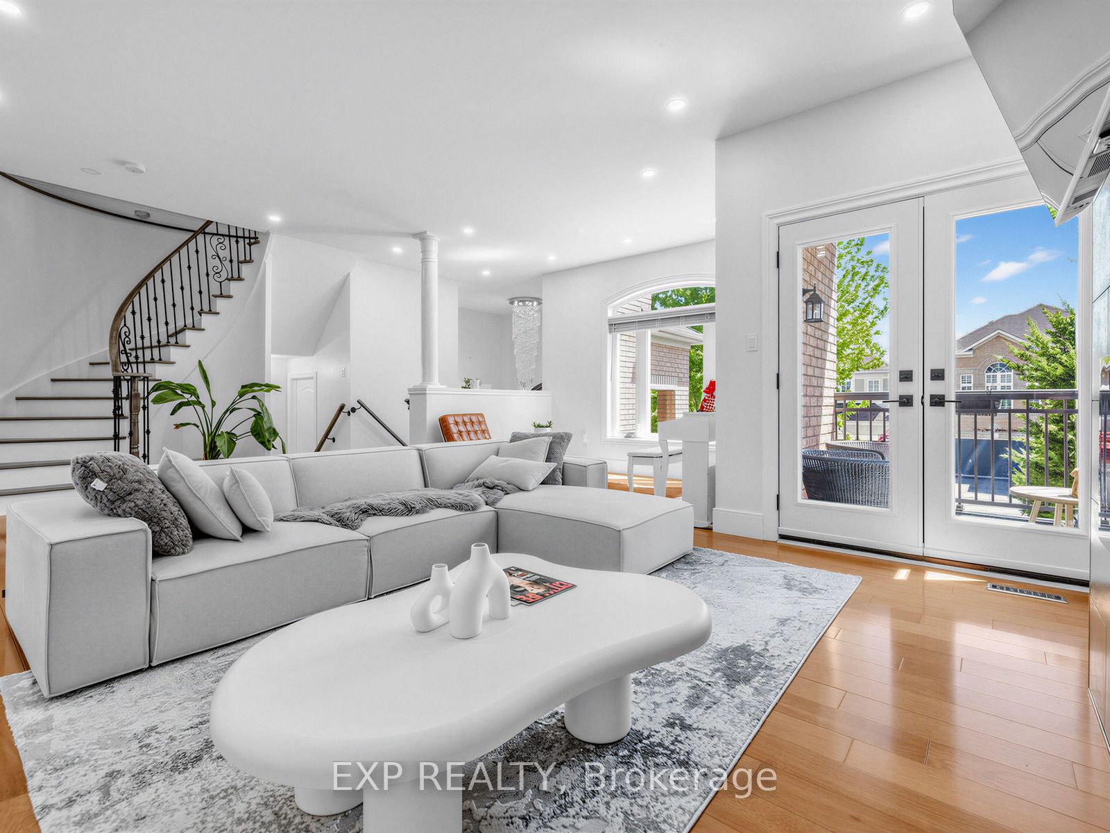 193 Fairlane Crescent