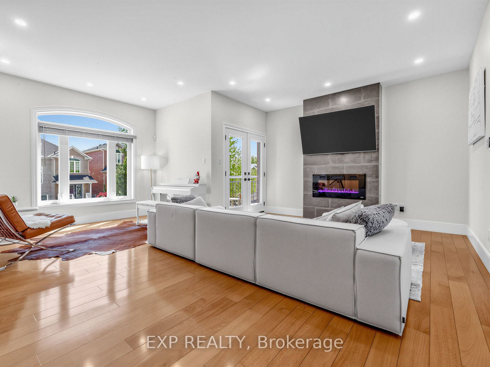 193 Fairlane Crescent