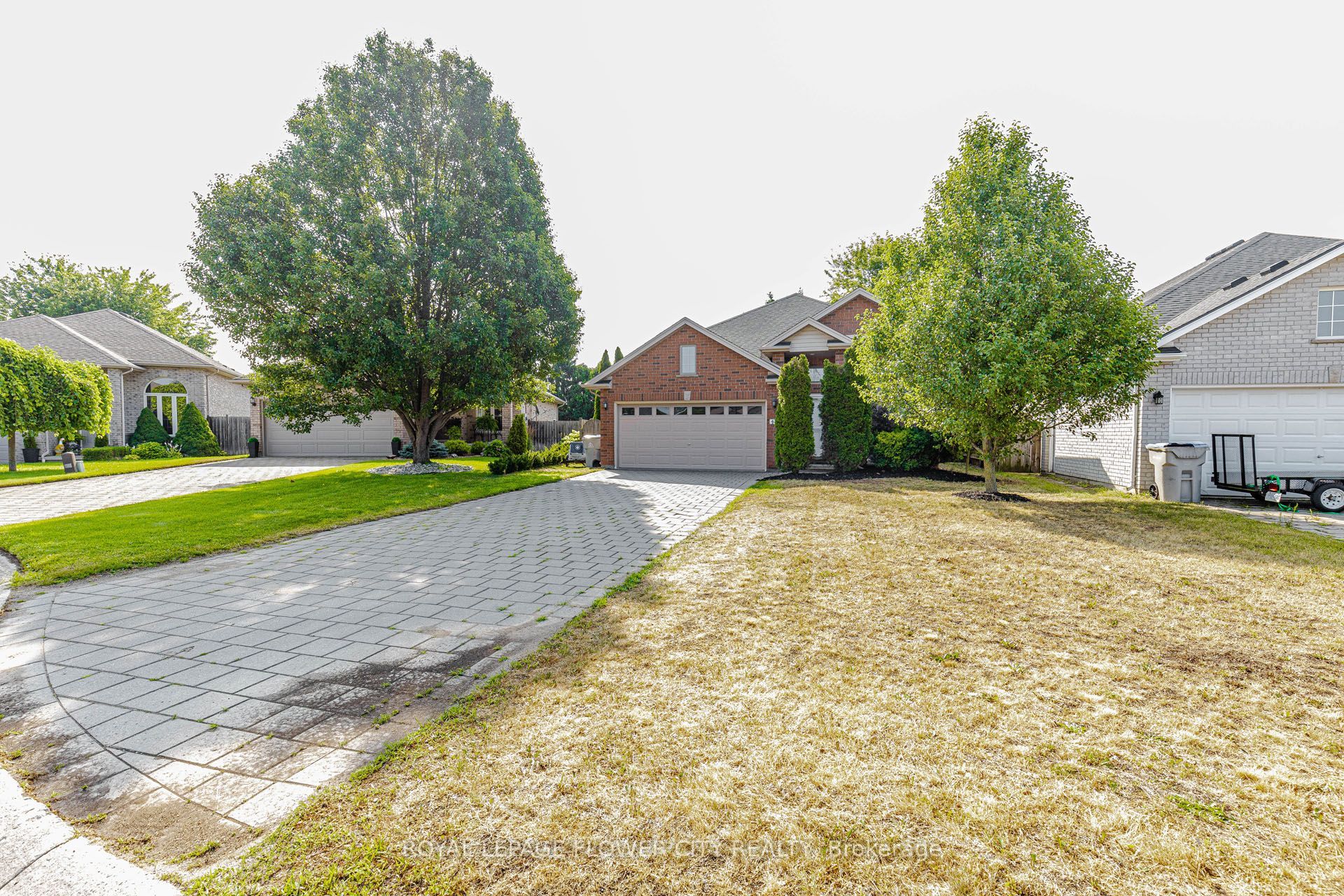 47 QUEENSWAY Drive