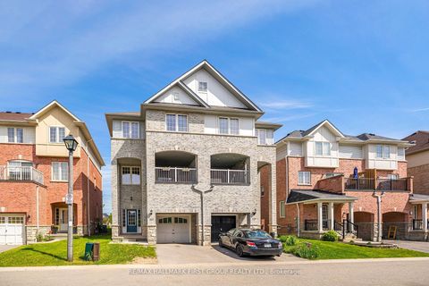 527 Rossland Road E Ajax ON L1T 4S1