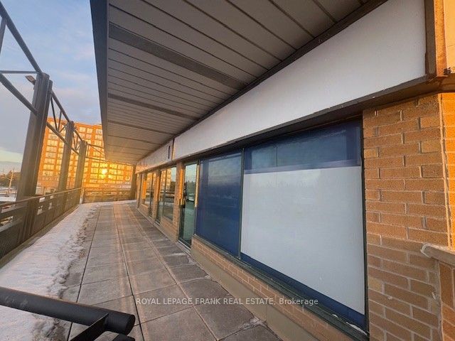 701 Rossland Road E 201