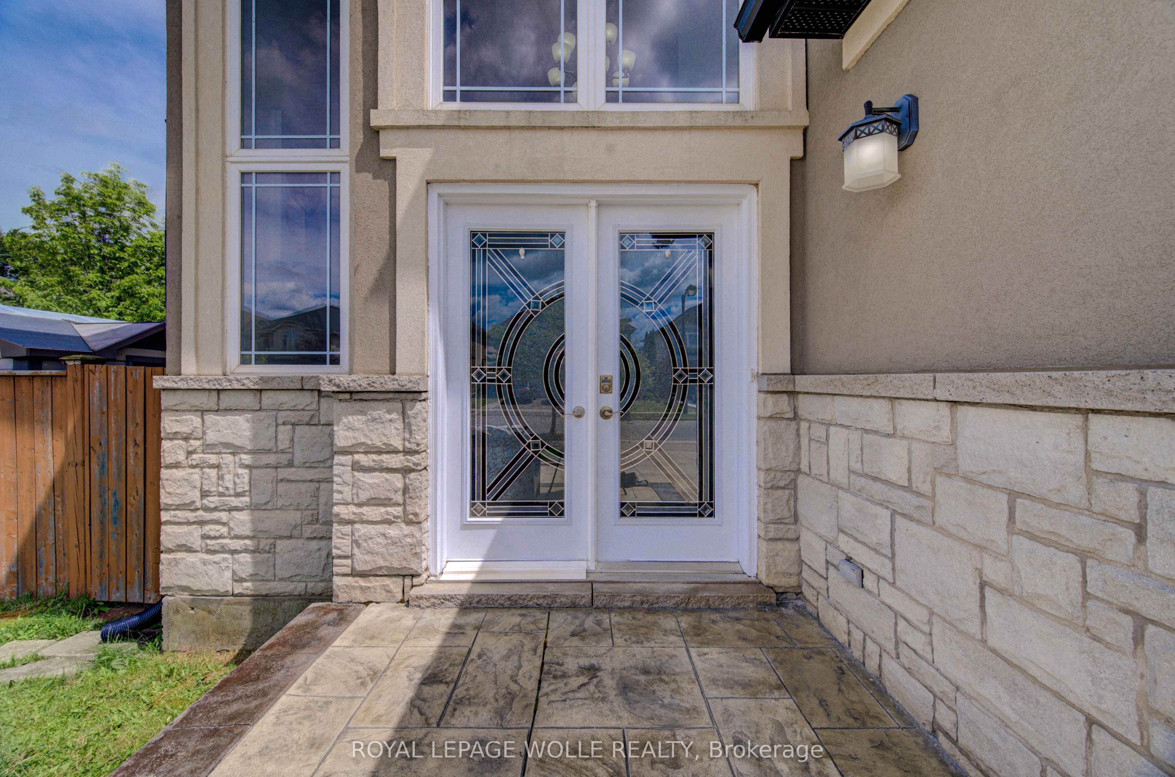 37 Davinci Boulevard