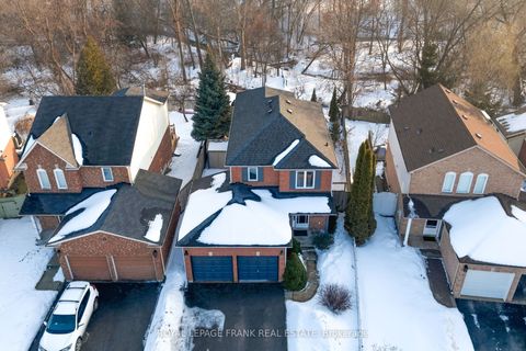 9 Royal Pines Court Clarington ON L1C 4P4