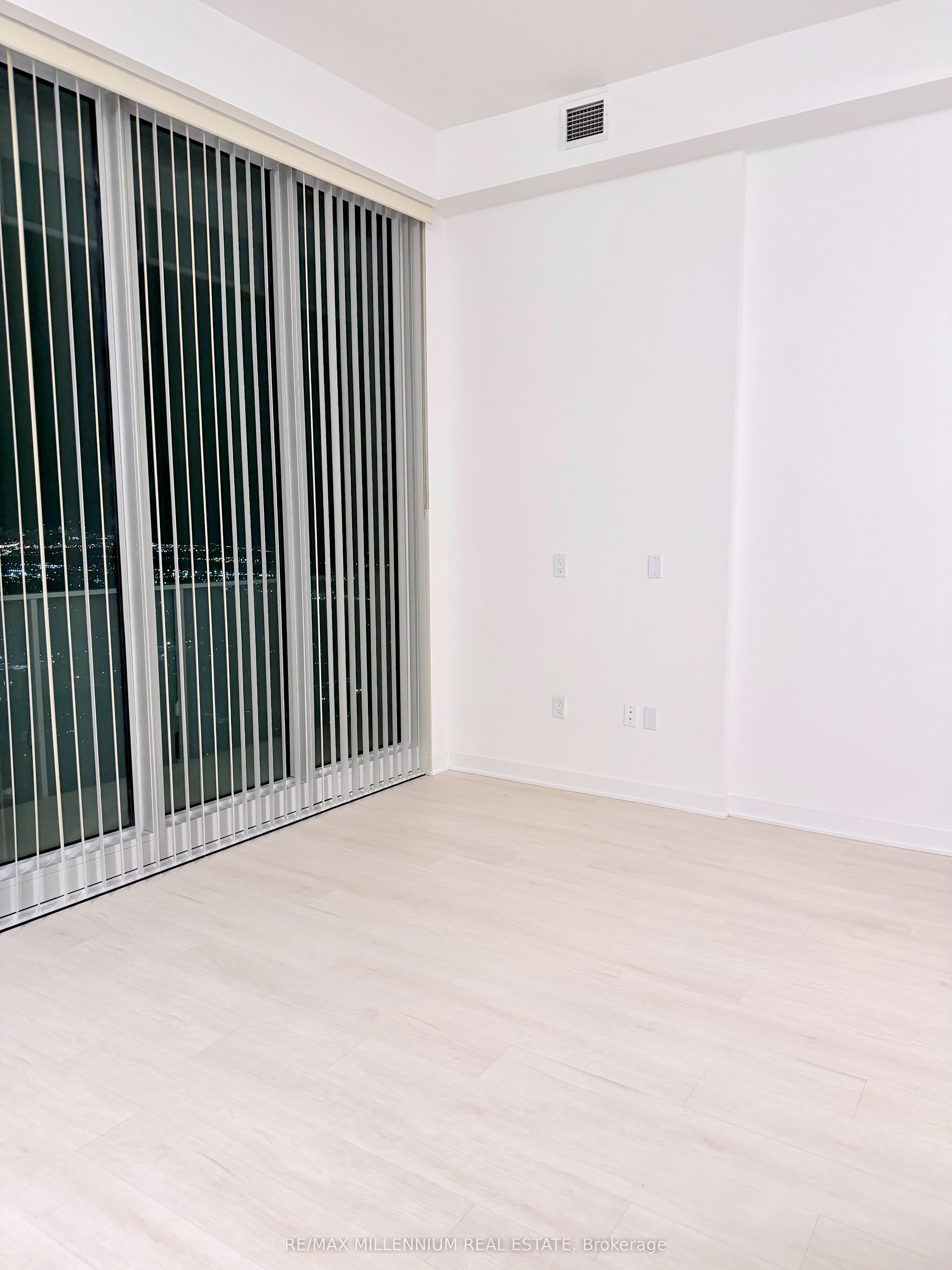 3900 Confederation Parkway 5901