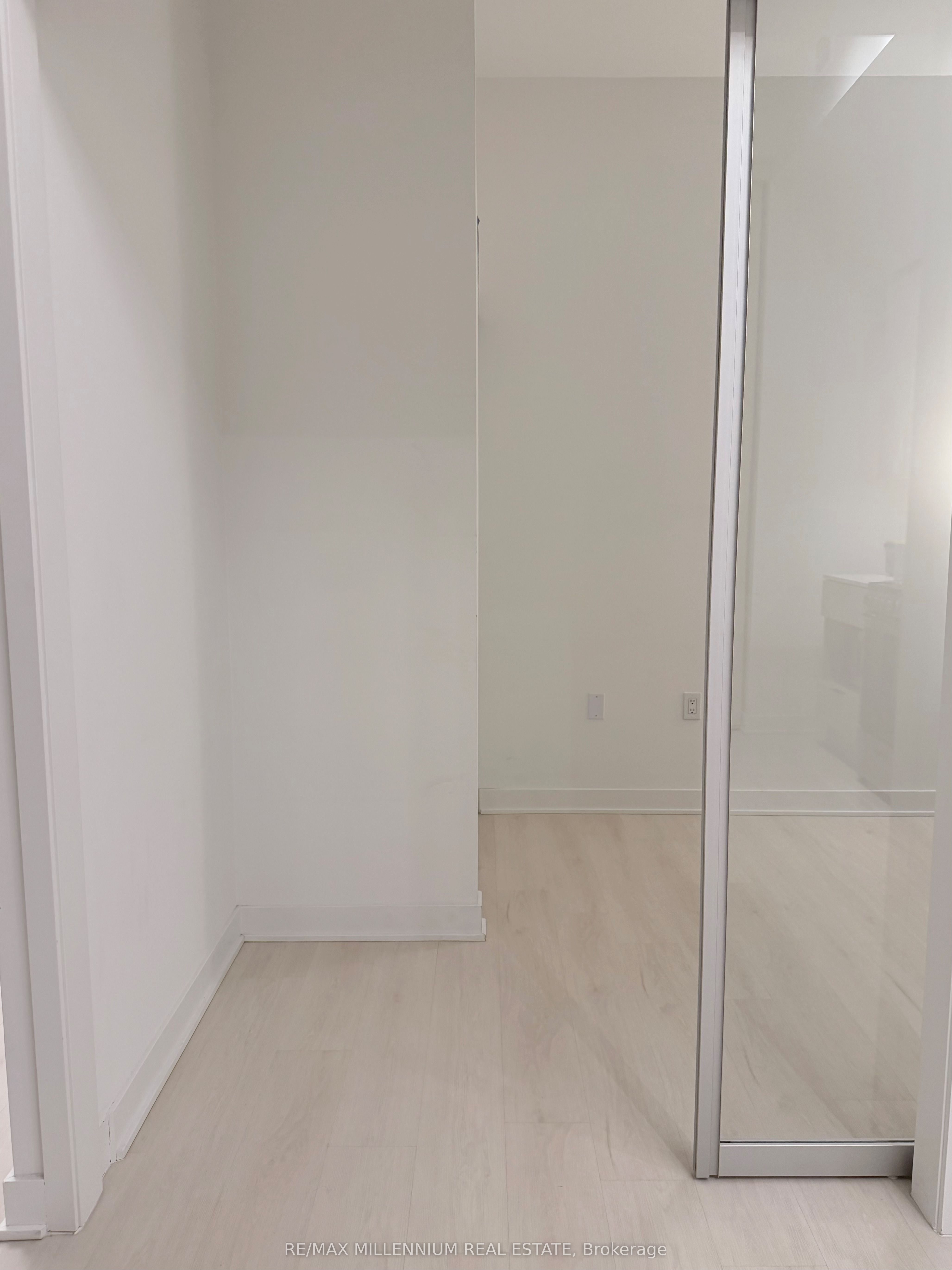 3900 Confederation Parkway 5901