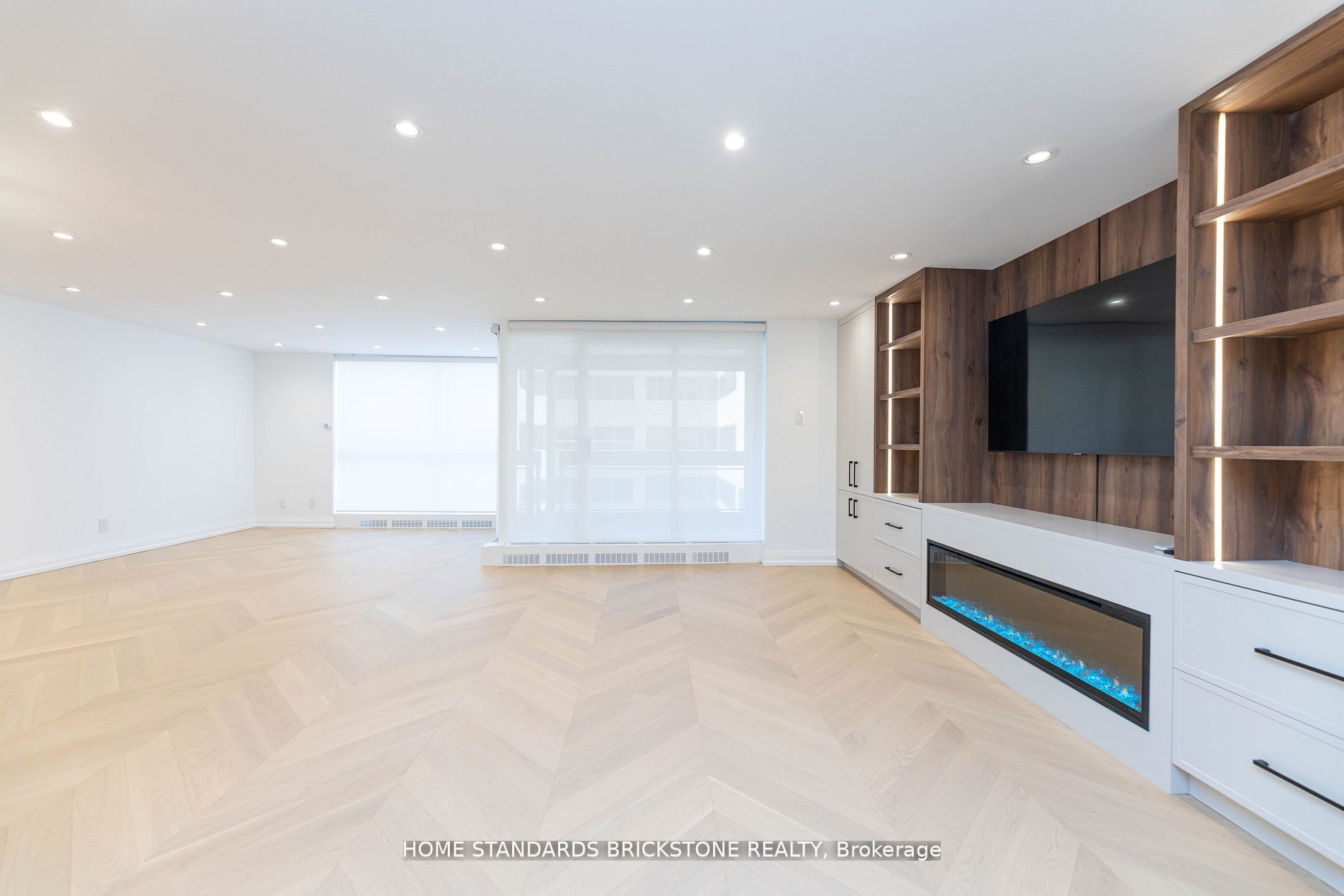 61 St Clair Avenue W 805