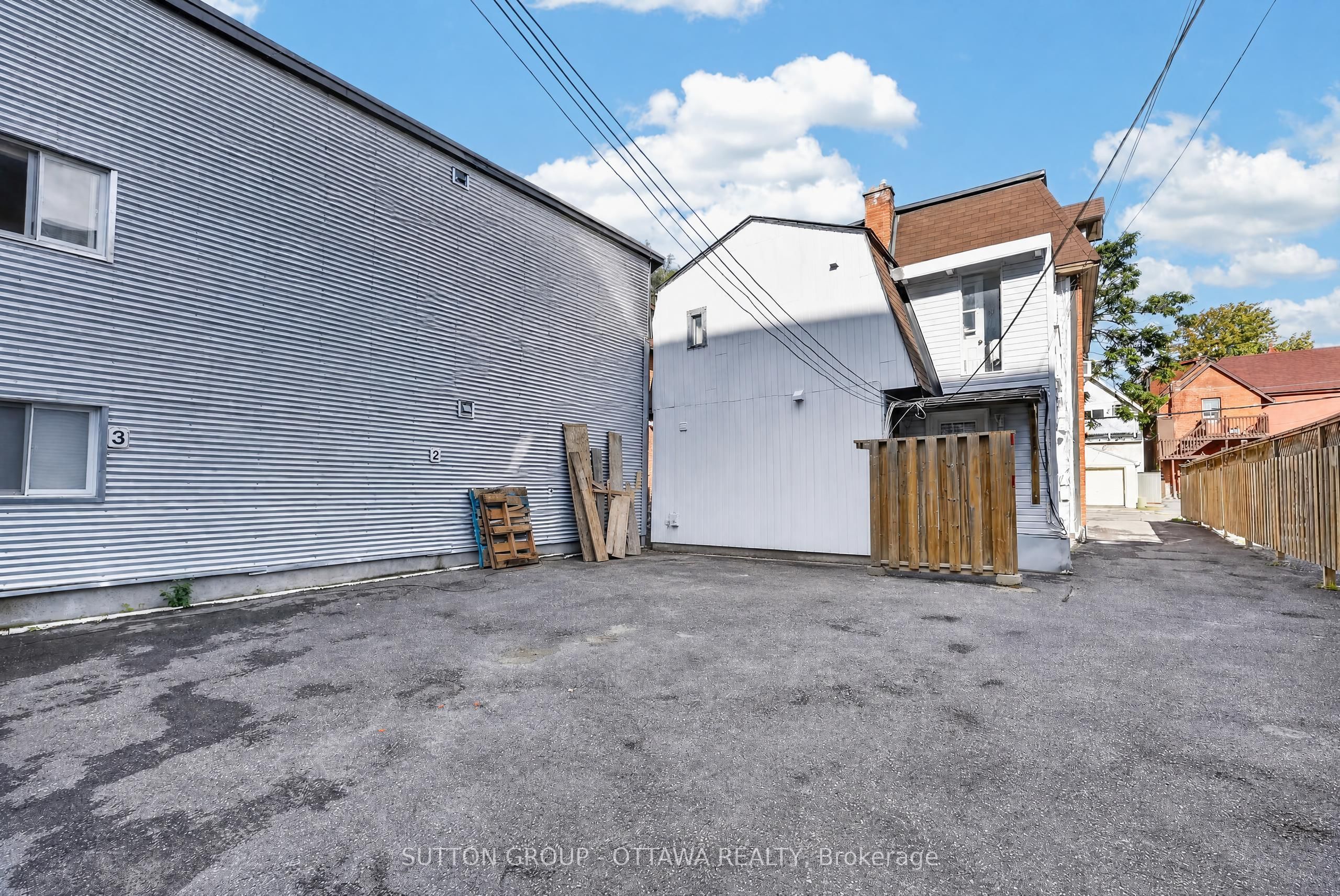 438 Lewis Street