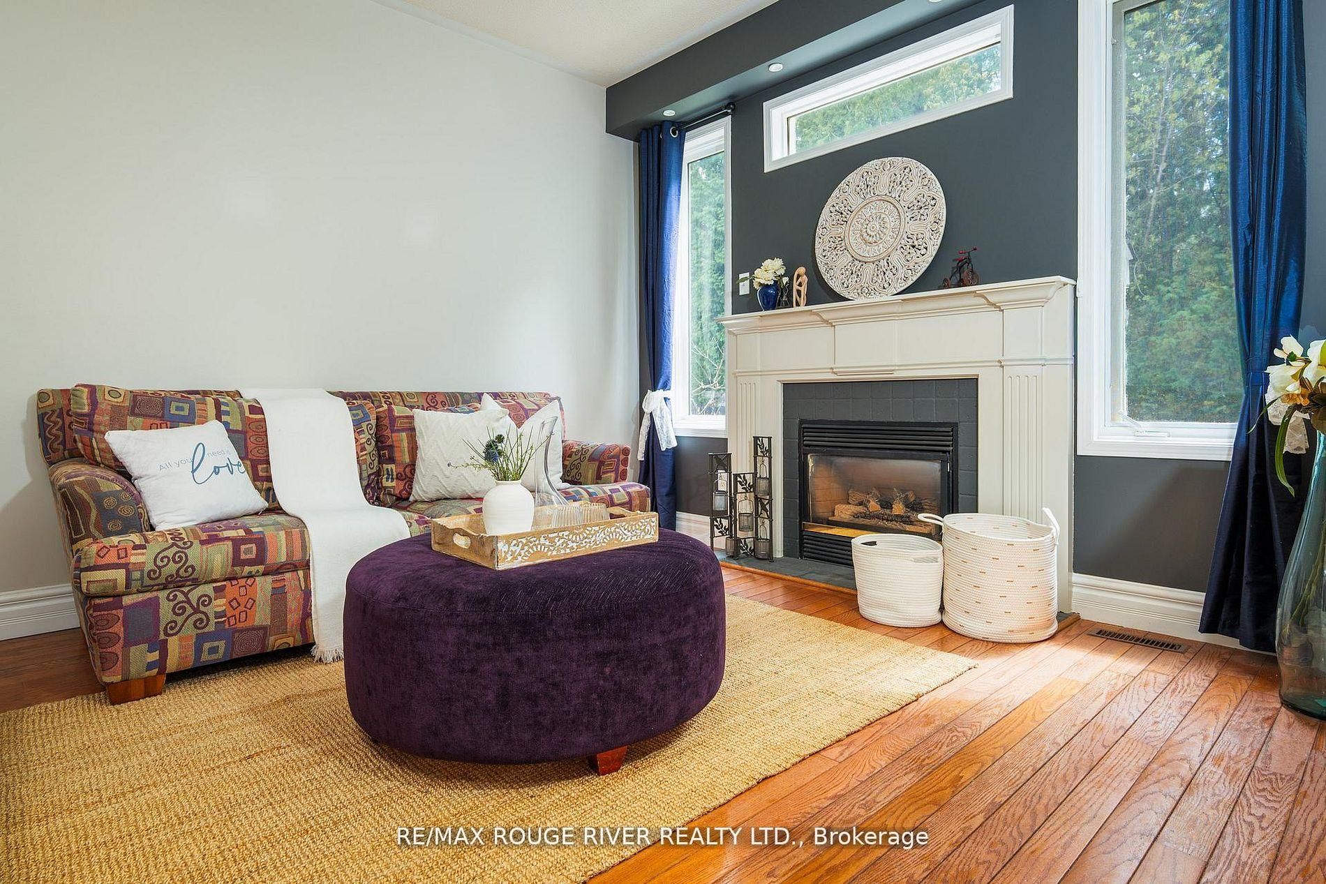 433 Woodsmere Crescent