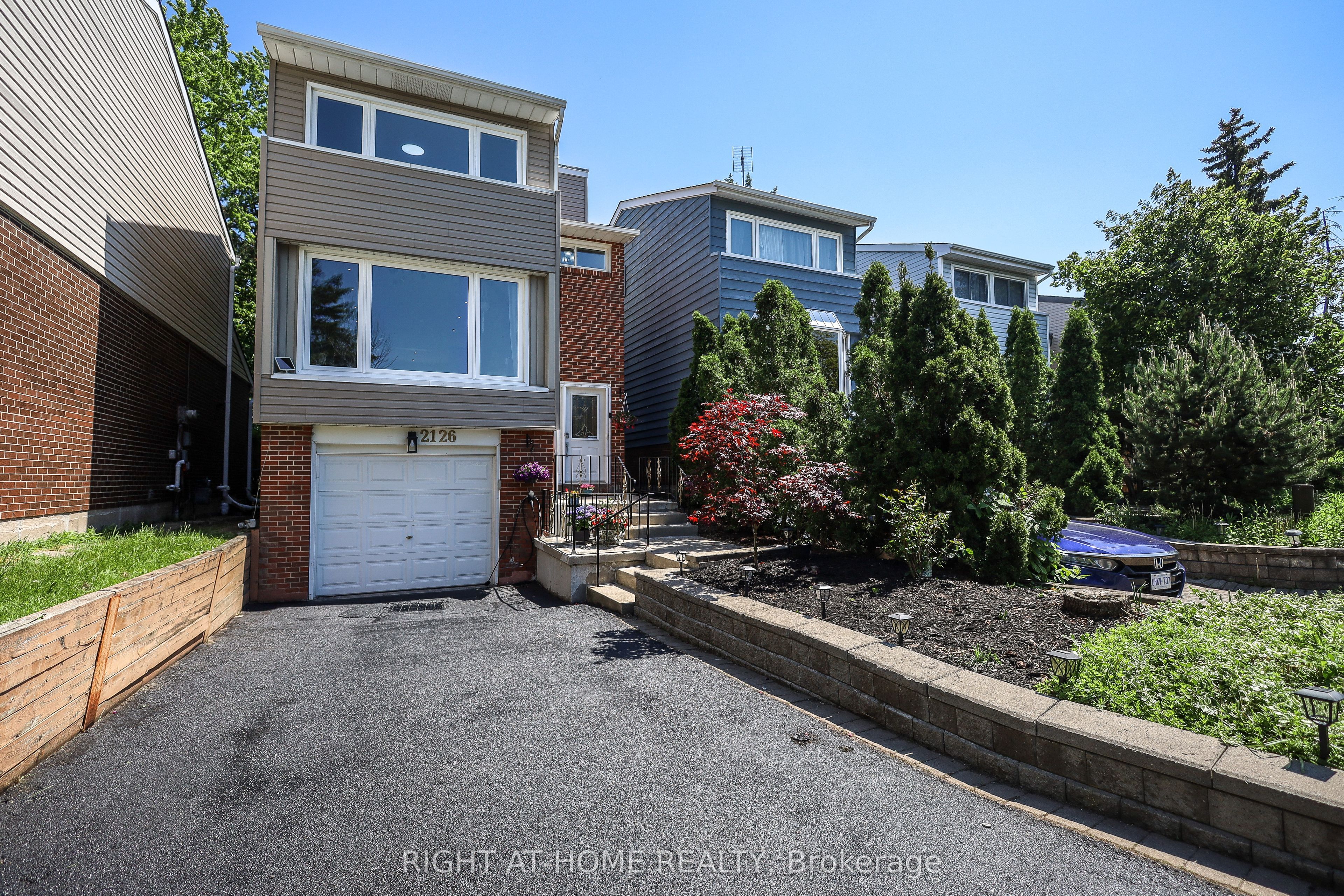 2126 Millway Gate
