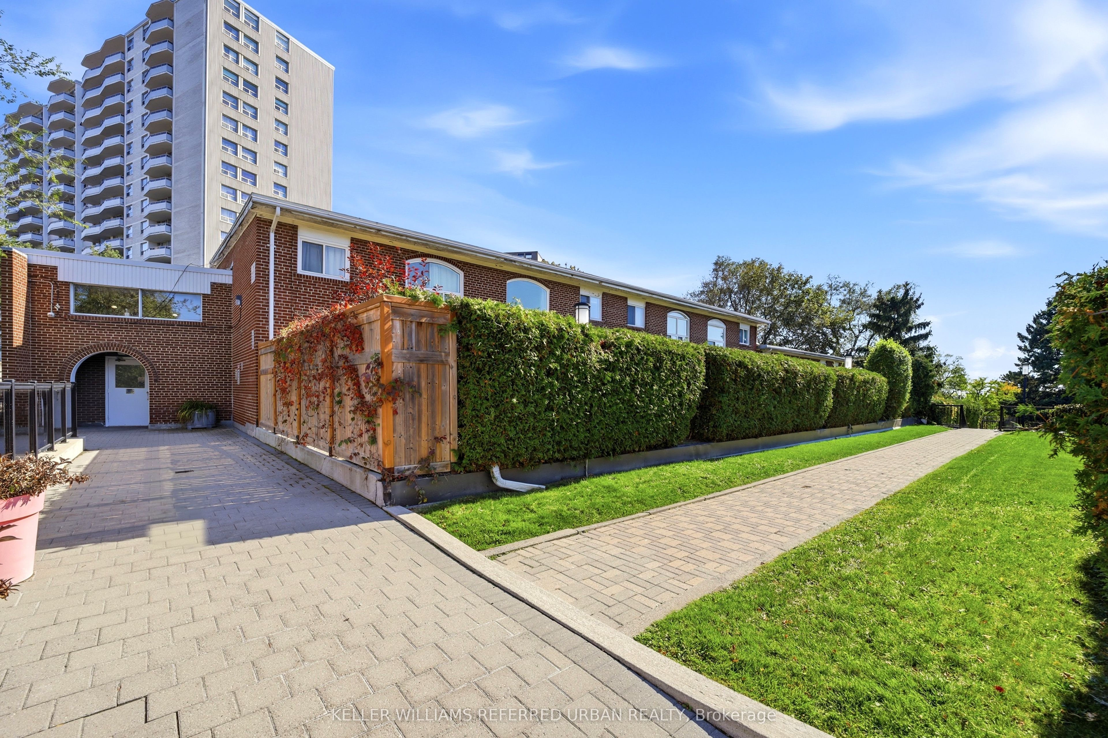25 Esterbrooke Avenue 102