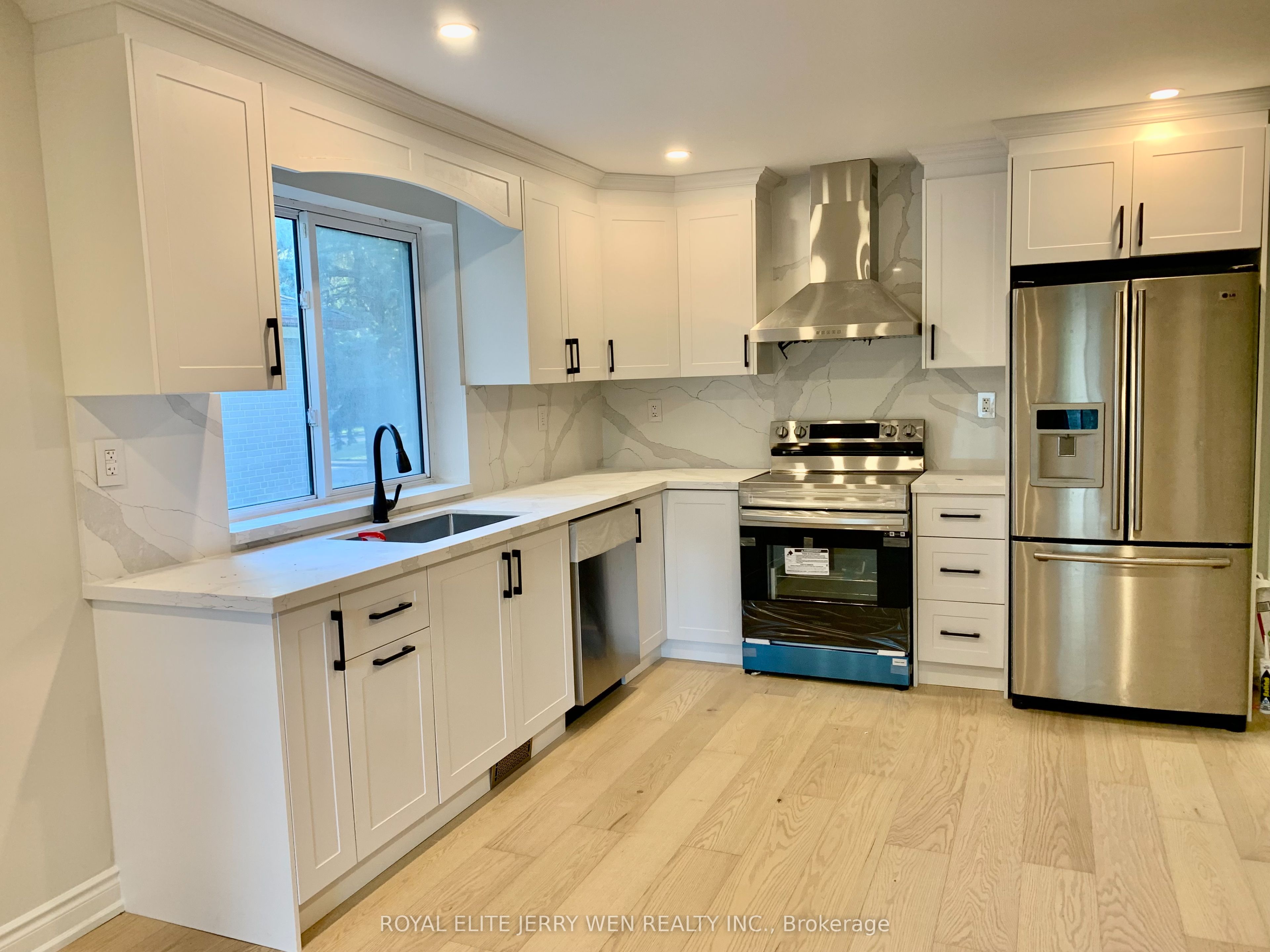 38 Thorncroft Crescent