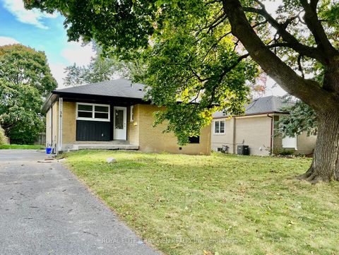 38 Thorncroft Crescent Ajax ON L1S 2S2