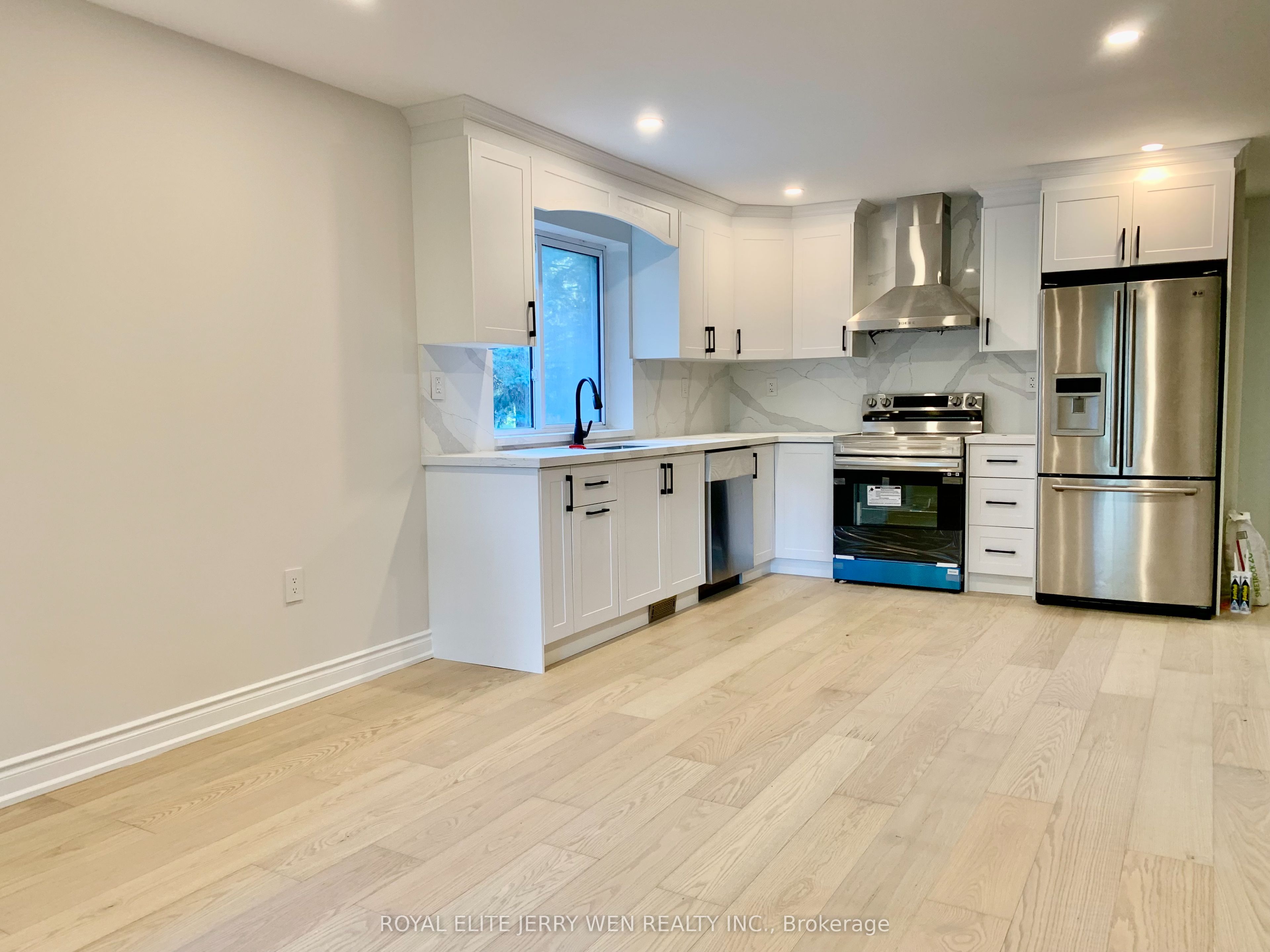 38 Thorncroft Crescent