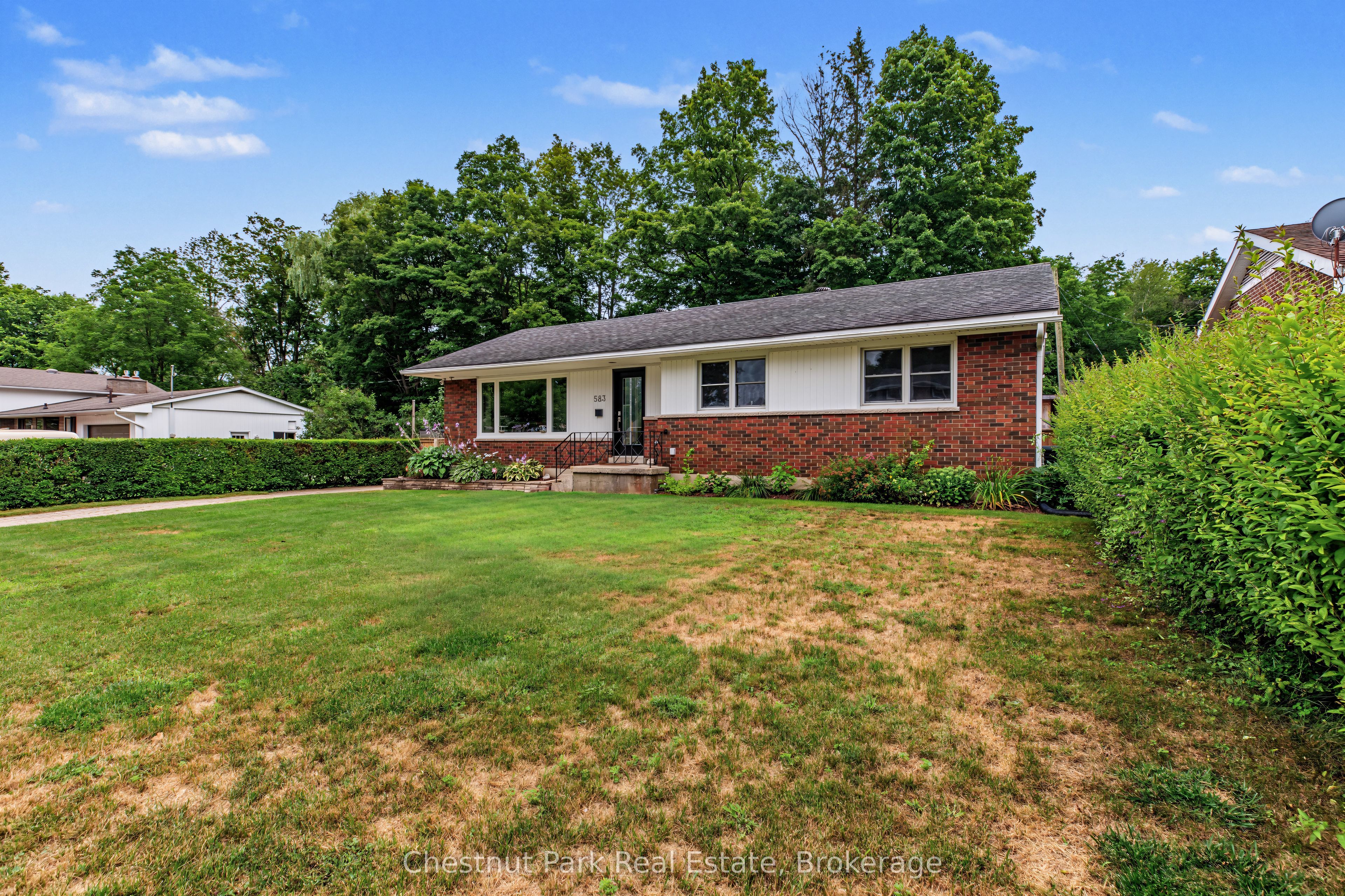 583 6th Street W