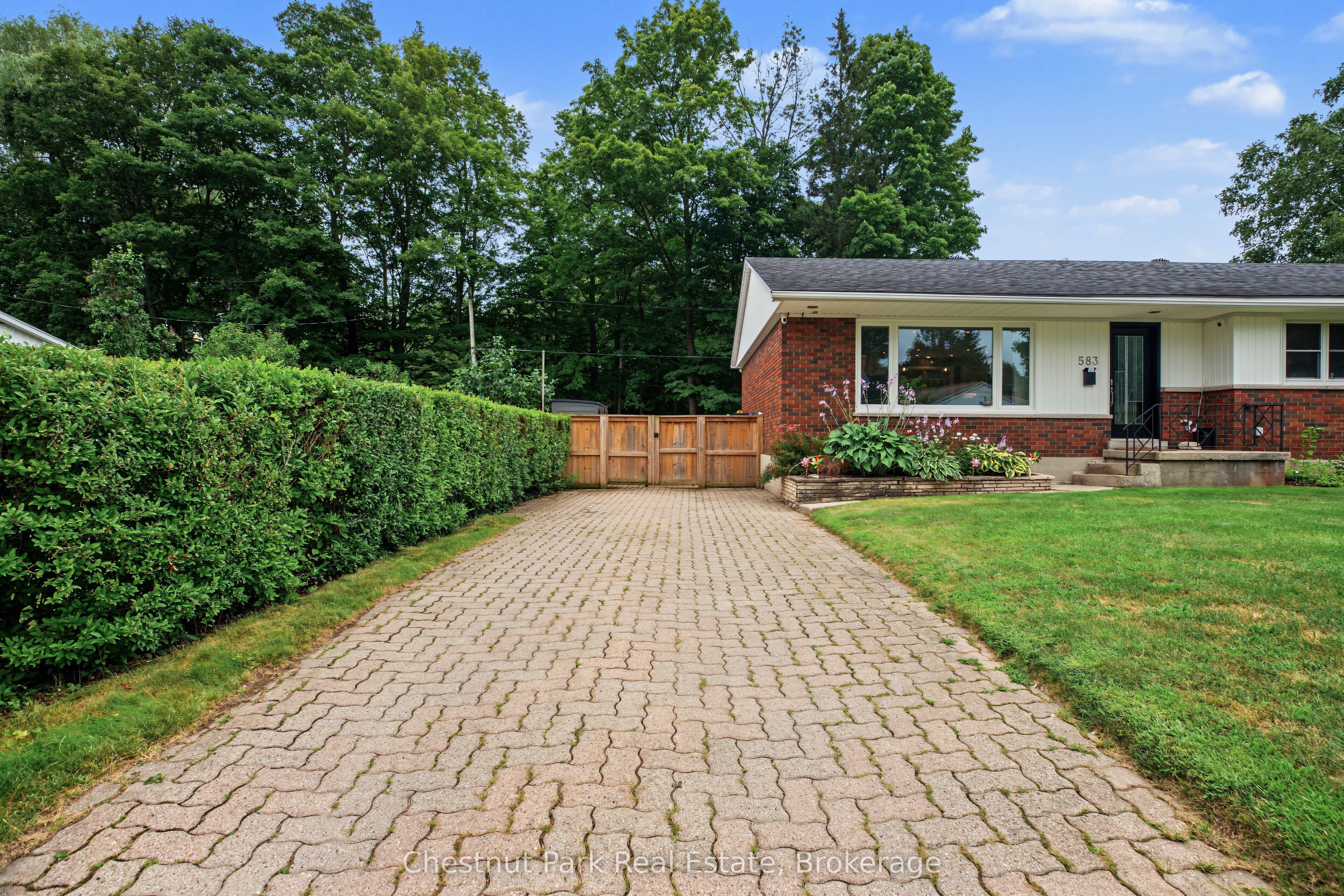 583 6th Street W
