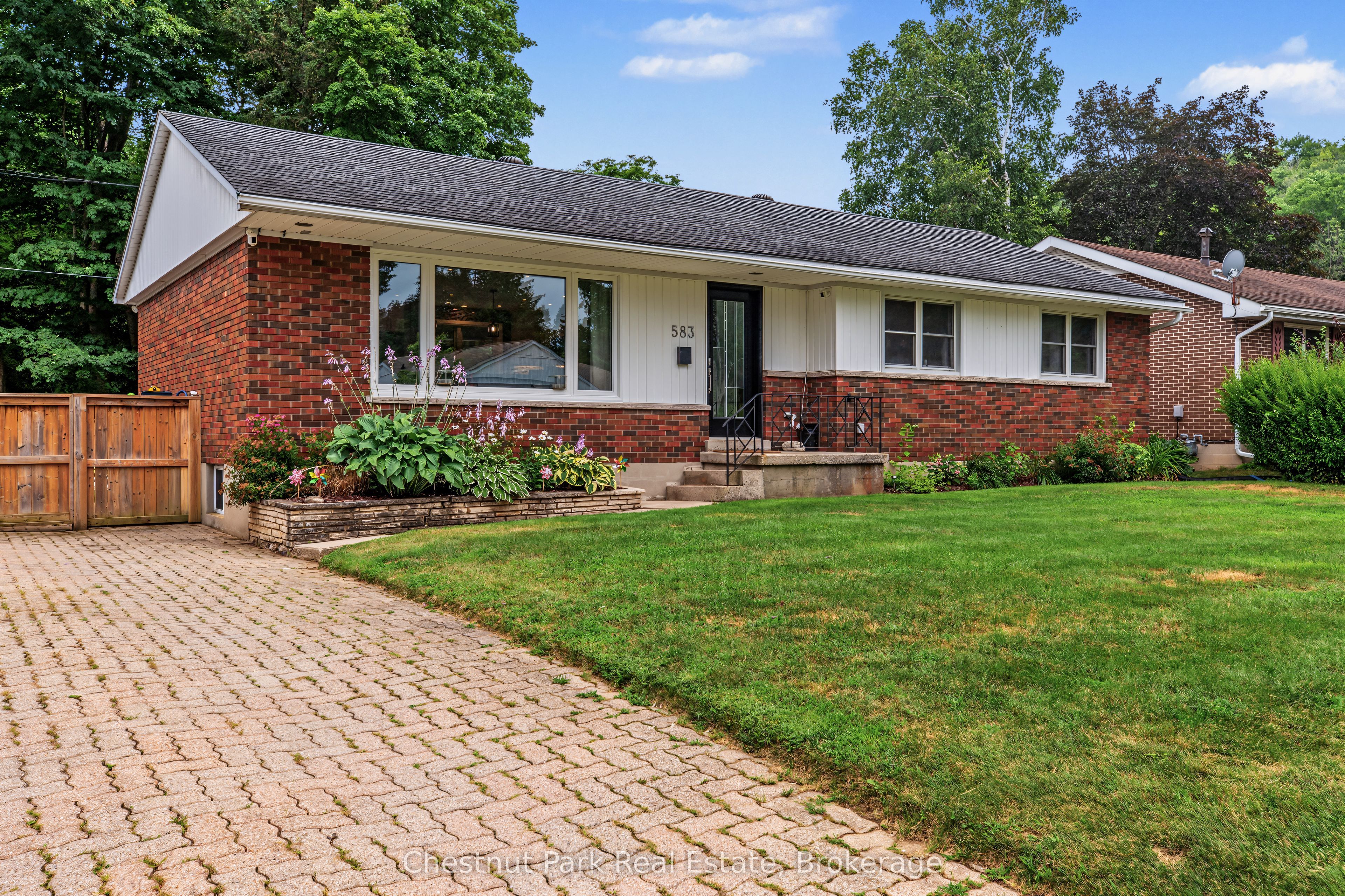 583 6th Street W