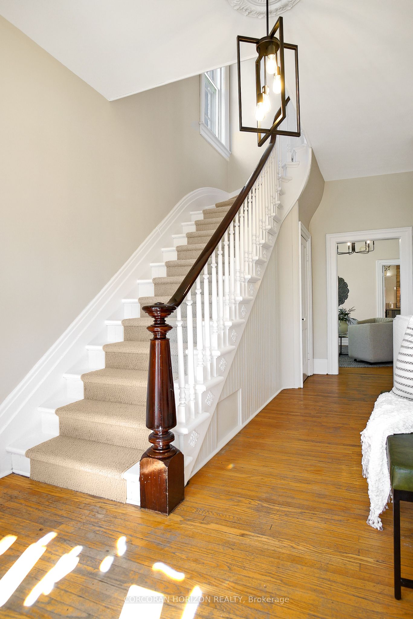 78 William Street W
