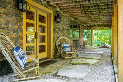 146 Chamonix Crescent Blue Mountains ON L9Y 3Z2