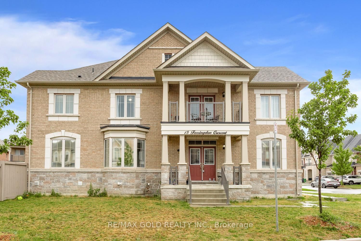 15 Farringdon Crescent