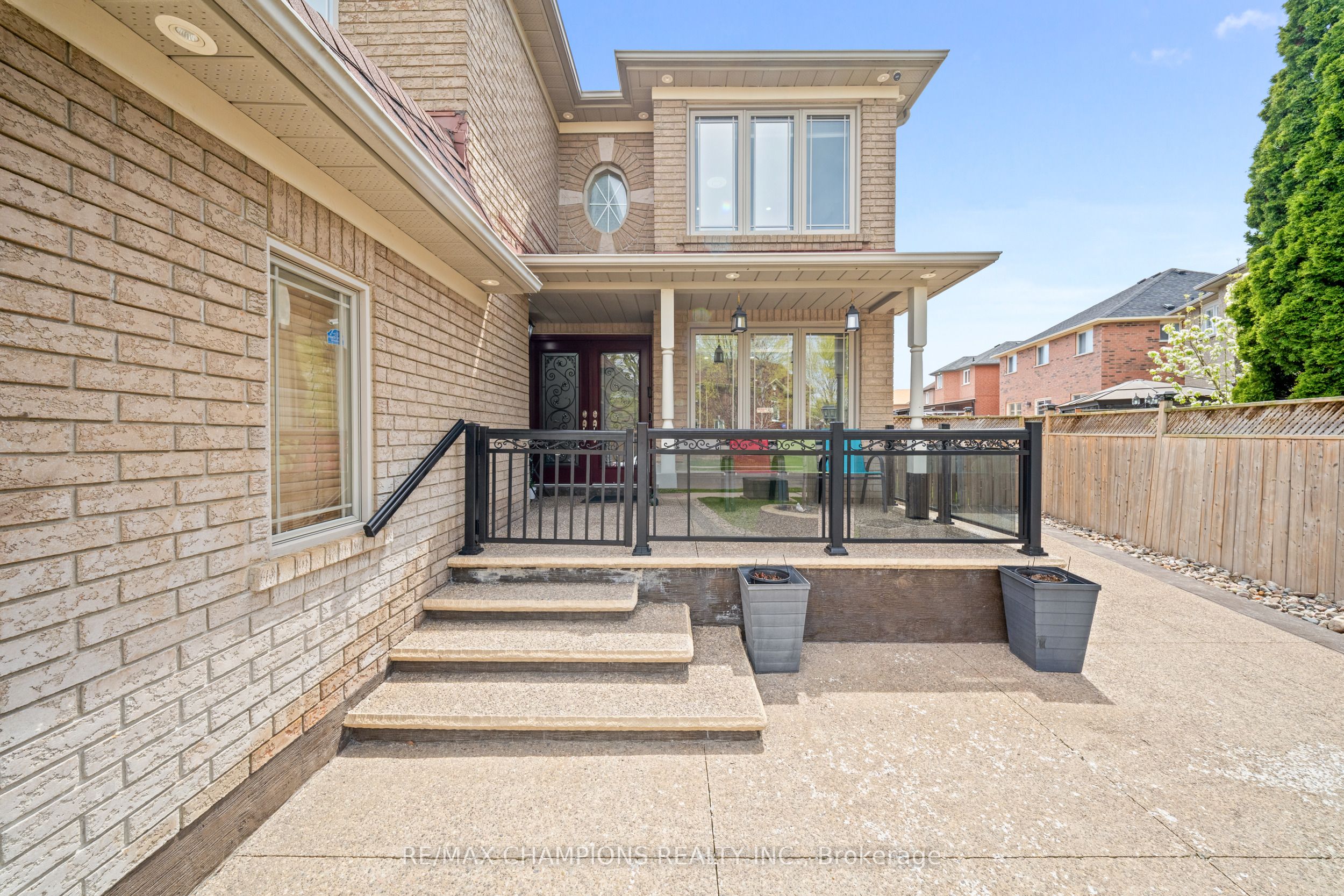 3 Fiddleneck Crescent