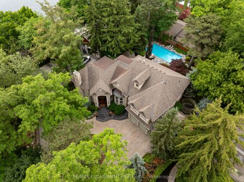 106 Appleby Place Burlington ON L7L 2X1