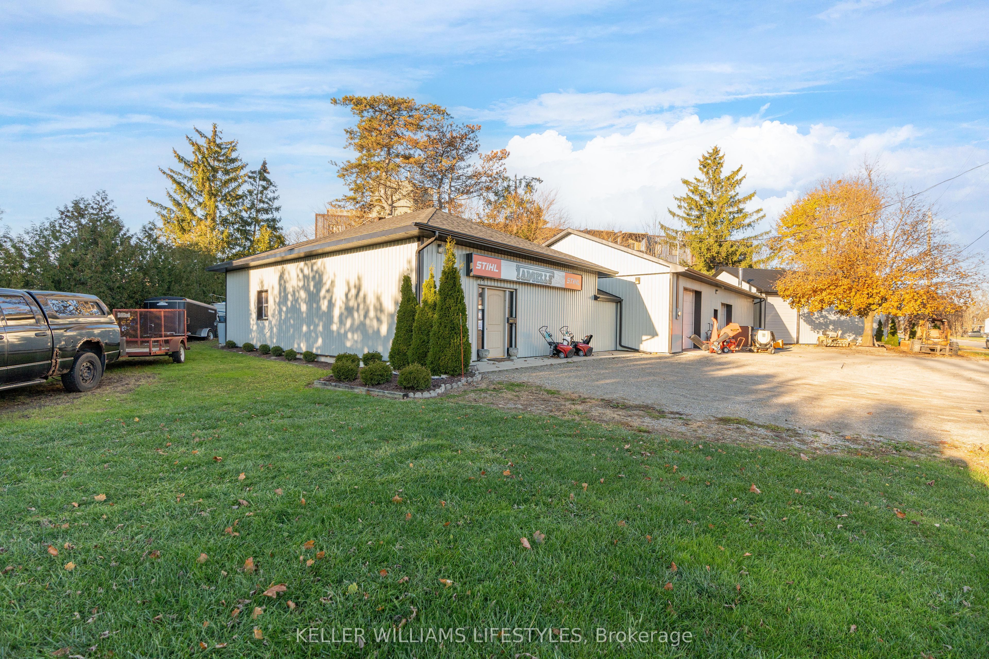 281 Metcalfe Street W