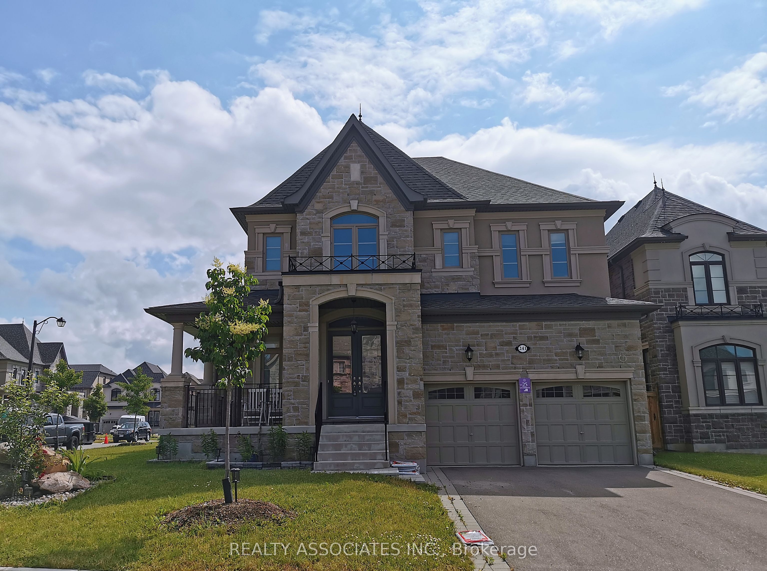 241 Stormont Trail
