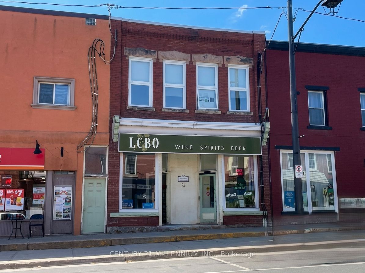 22 Main Street S