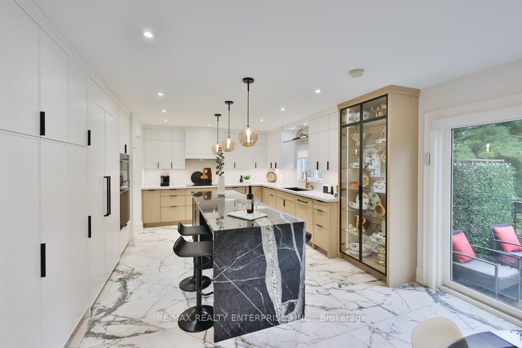 1520 Drymen Crescent