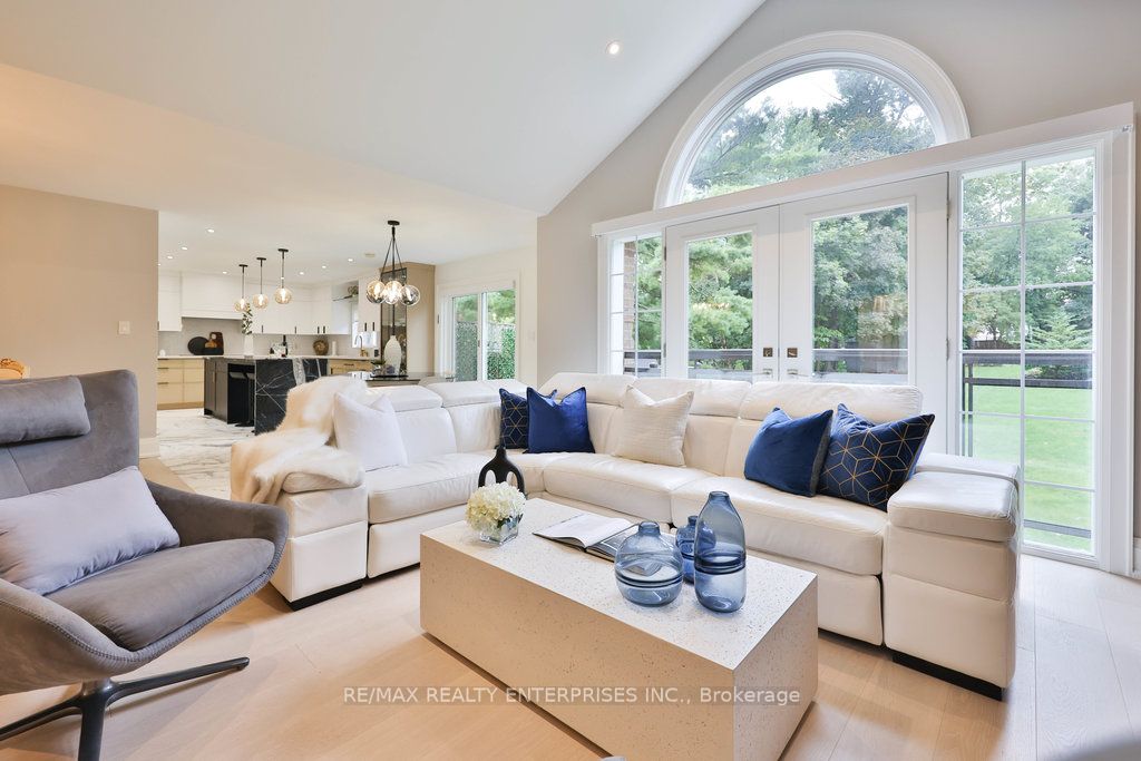 1520 Drymen Crescent