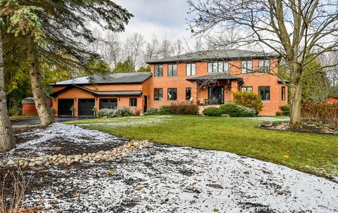 10 Kresia Lane Clarington ON L1E 2G8