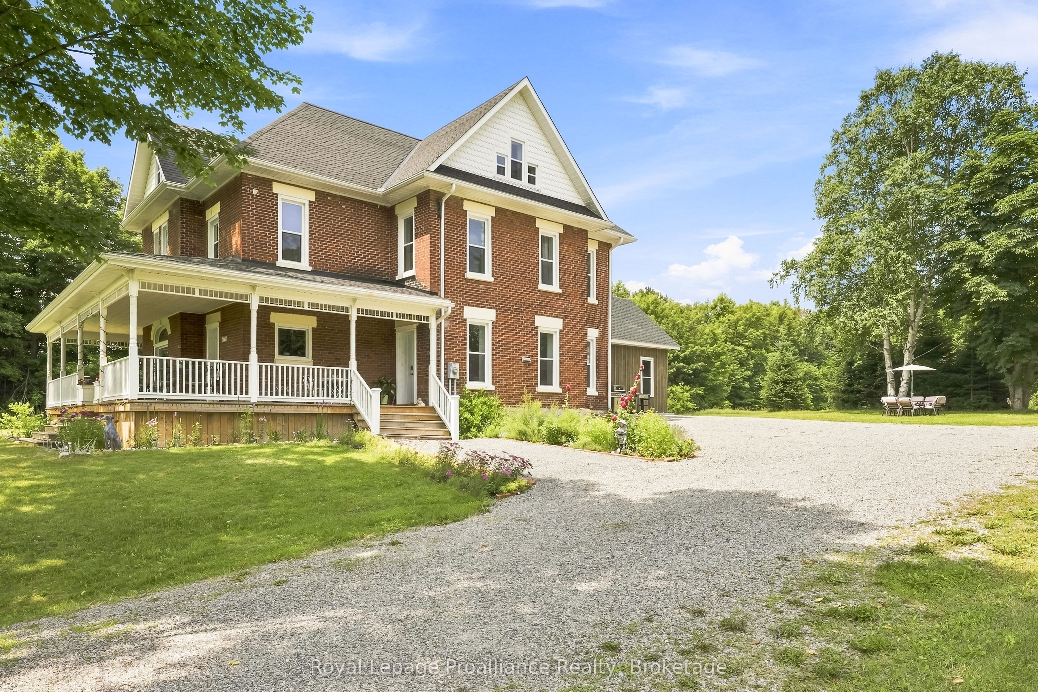 1376 Queensborough Road