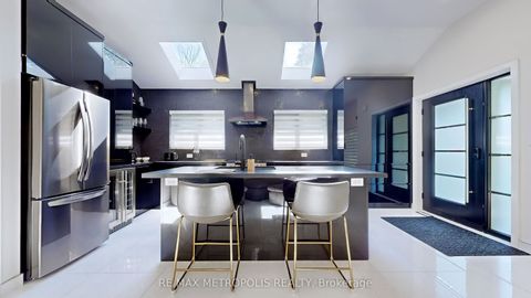 640 Lansdowne Drive Oshawa ON L1G 1W4